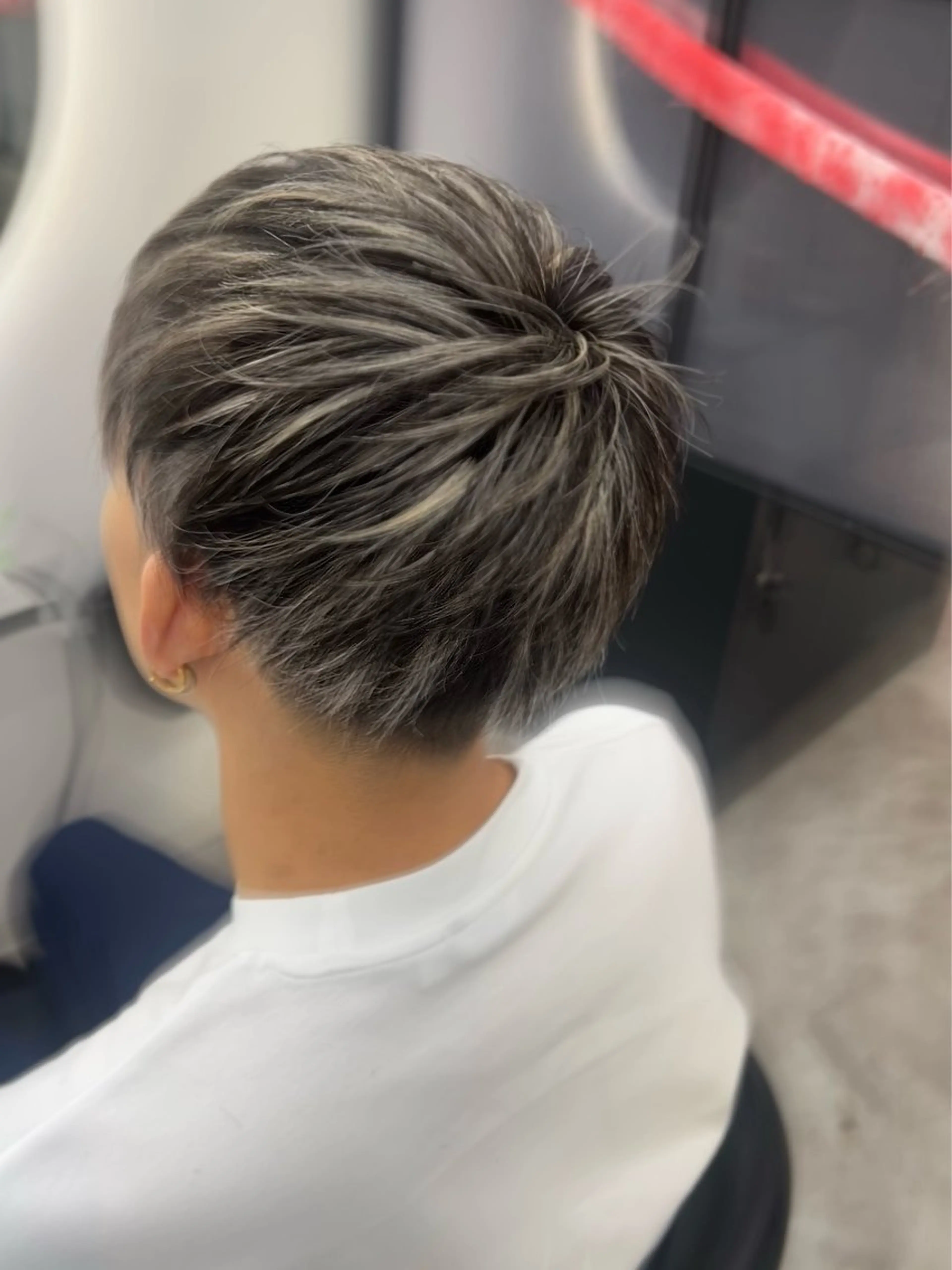 ショート カラー ハイライトカラー ハイライト ヘアカラー トリートメント 宇野 堅太 本気で 悩む方へ✨のヘアスタイル