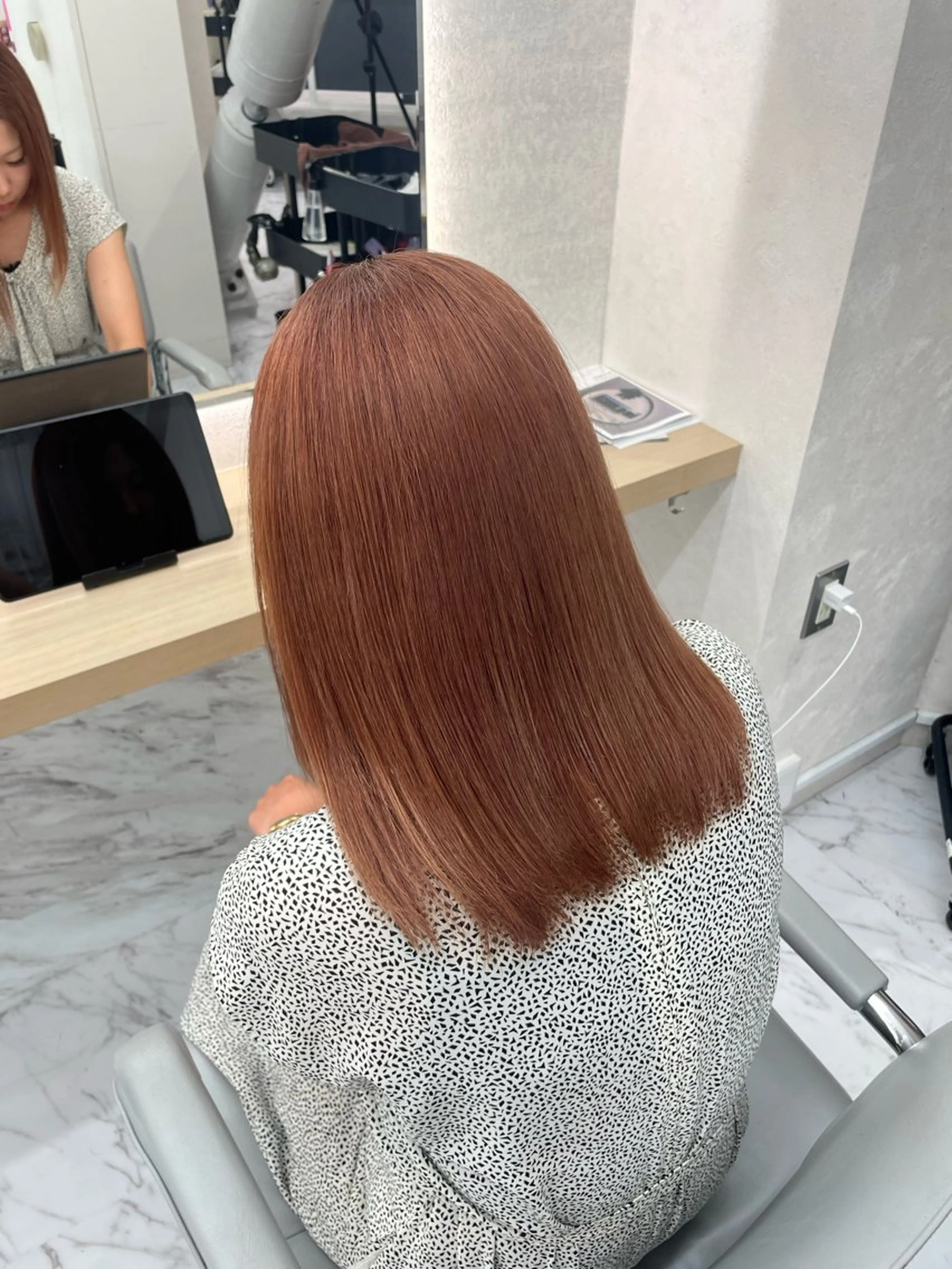 ミディアム カット ヘアカラー トリートメント youres hair 新宿3丁目店所属・艶髪/ハイトーン /髪質改善/柴田のヘアスタイル