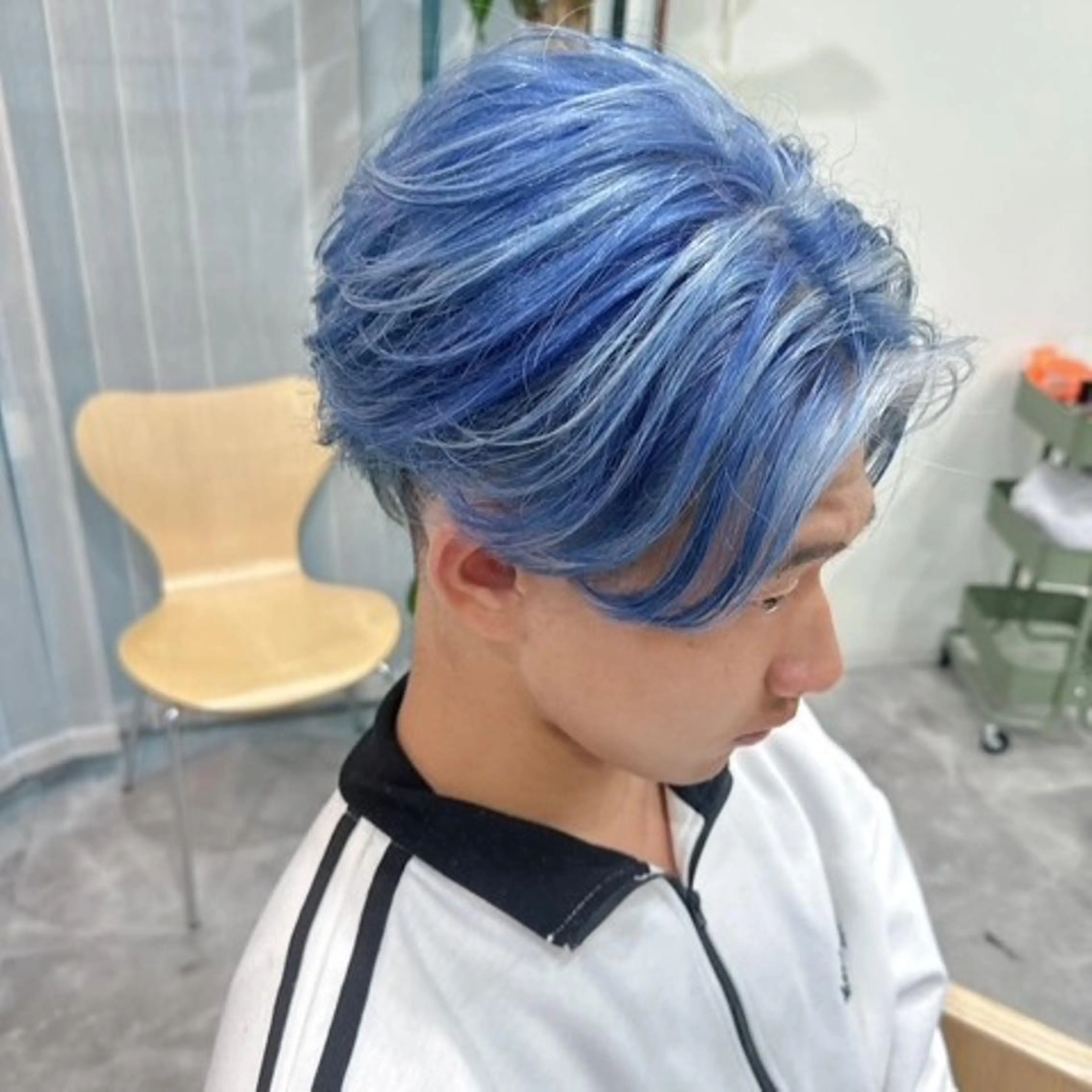 ショート カラー メンズ ヘアカラー ヘアセット 奈良一番ミルクティー ベージュしています⭐のヘアスタイル