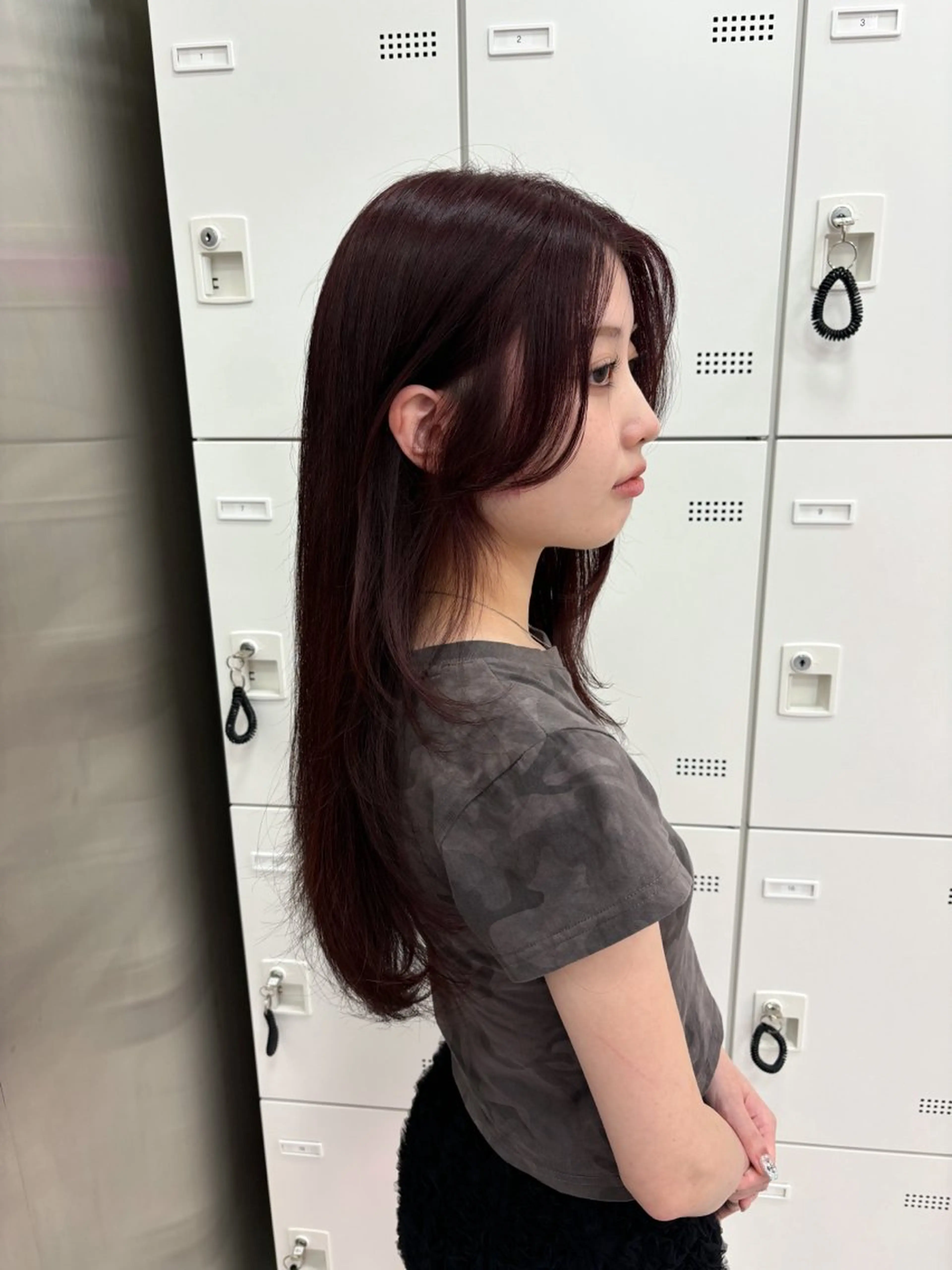 ロング カラー カット ヘアカラー トリートメント ヘッドスパ ヘアセット 韓国レイヤー ハッシュカットのヘアスタイル