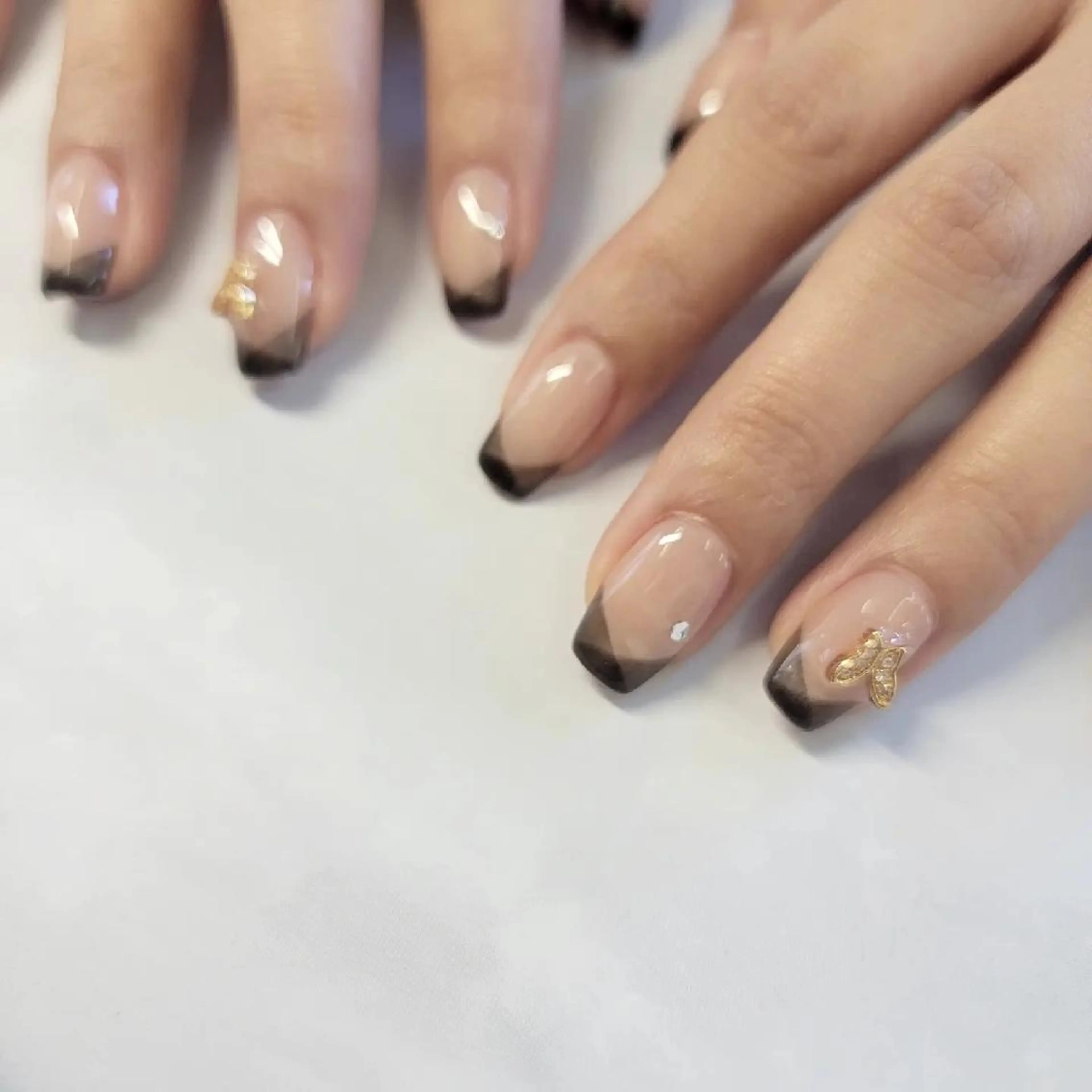 ネイル フレンチネイル ハンドネイル みよし市 nail salon*pomnal.co所属・Shimada Harukaのネイルデザイン
