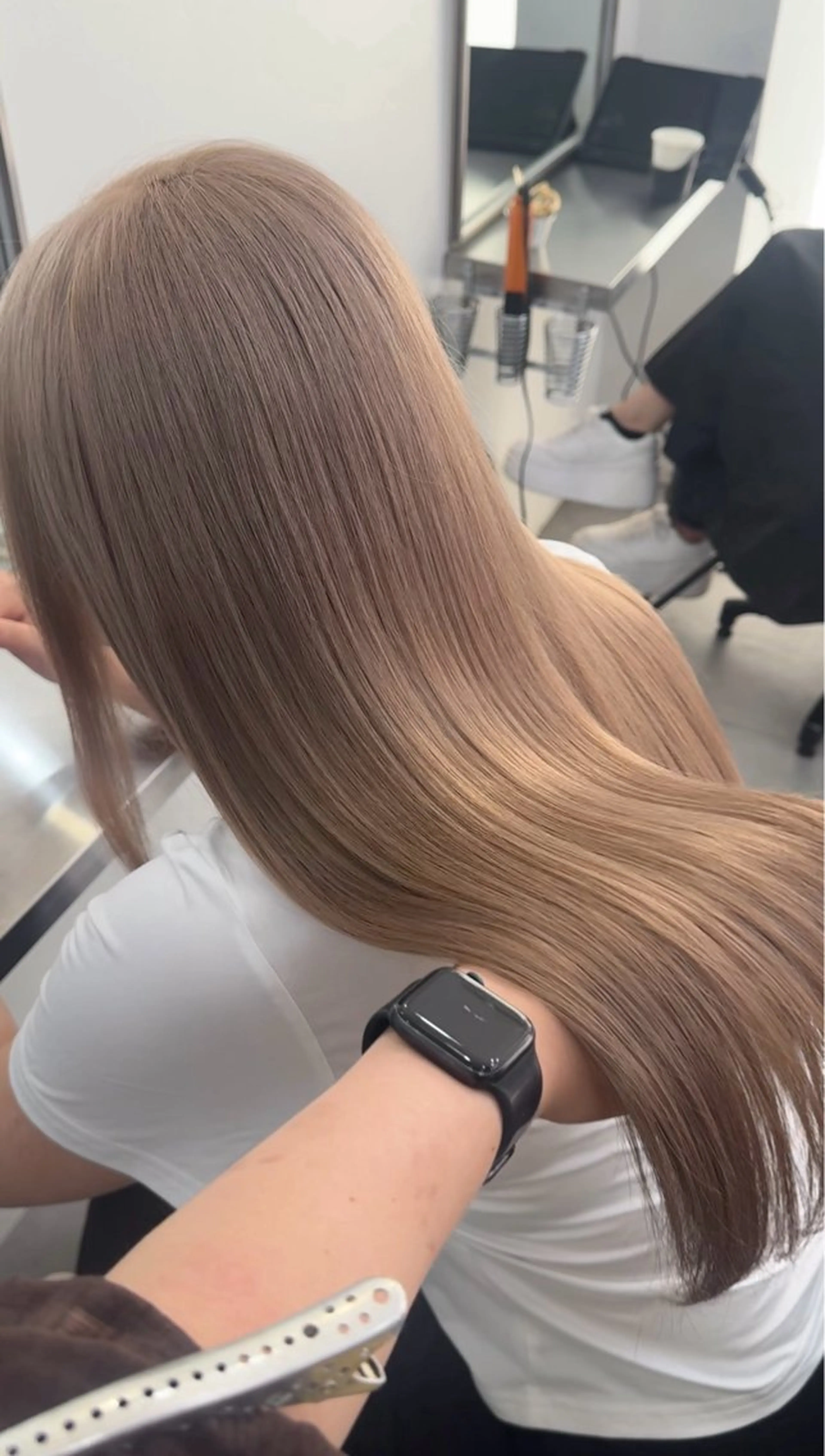 ロング カラー ベージュカラー ブリーチ 透明感カラー GIMMICK pasha所属・蔭山 ゆきなのヘアスタイル