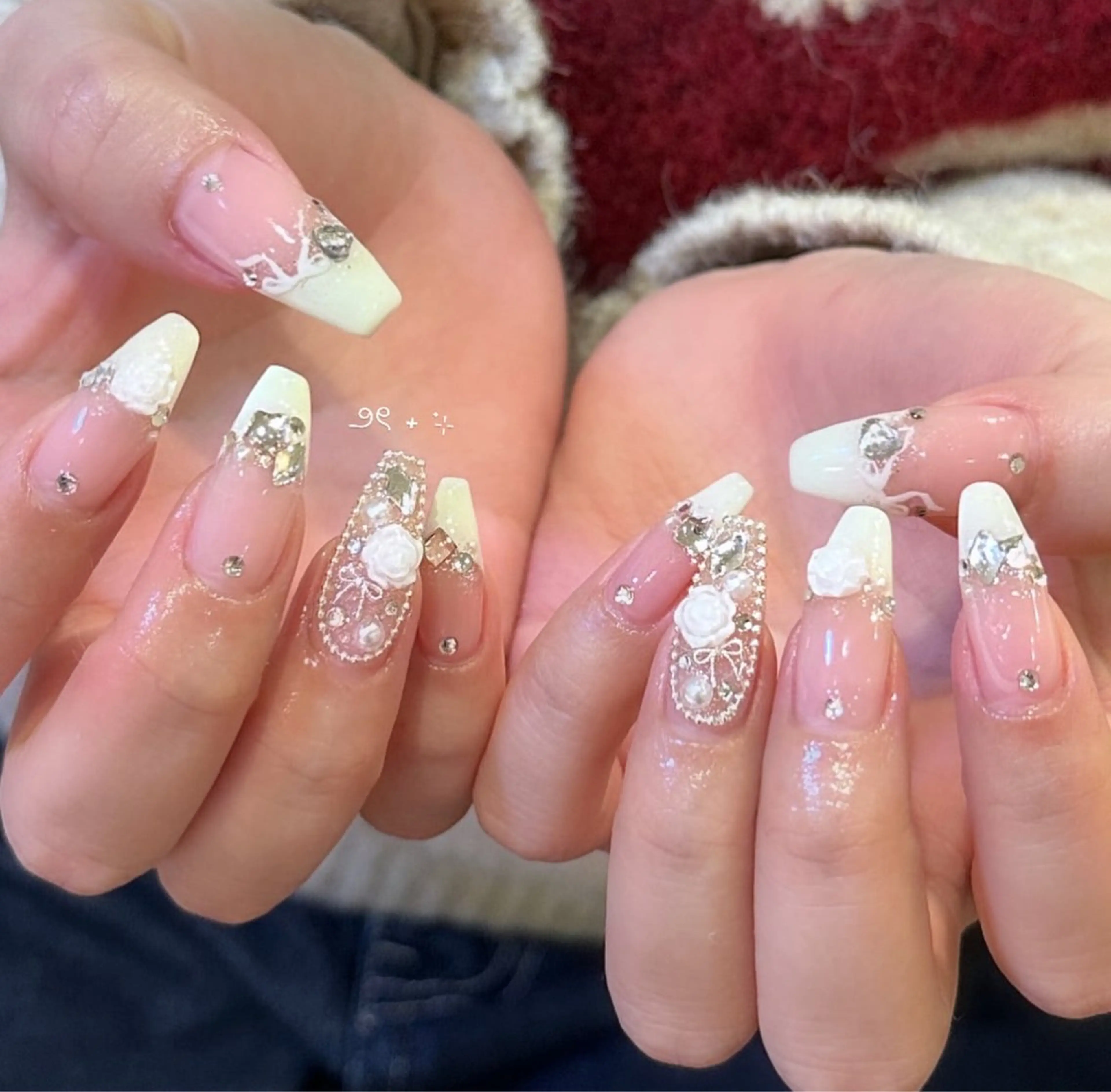 ネイル 長さ出し グラデーション キラキラネイル 韓国ネイル ラメ(グリッター) ハンドネイル ハンドケア Chisa Nail Studio所属・リ リのネイルデザイン