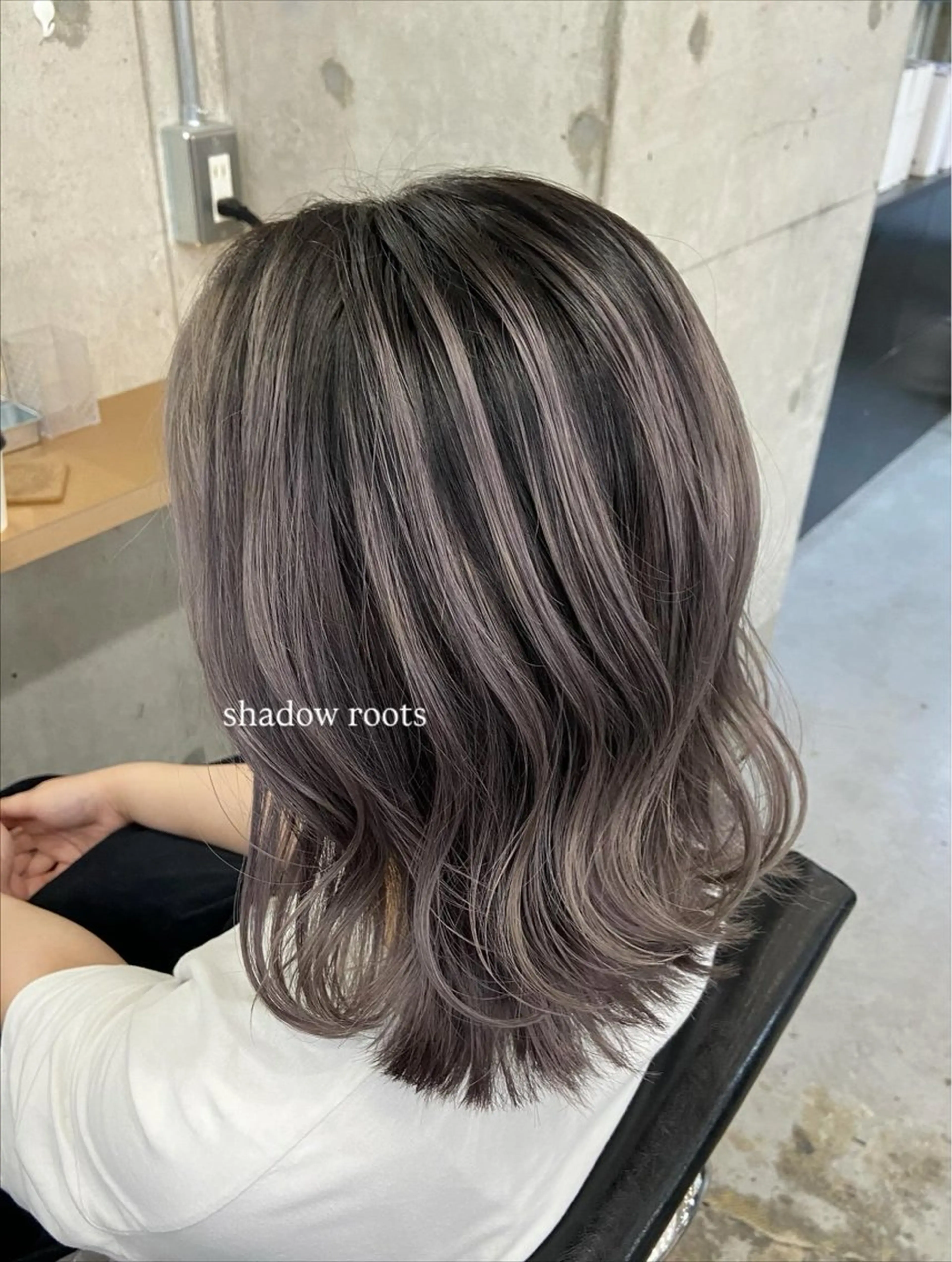 ロング カラー ブリーチ ヘアカラー 安住 日花のヘアスタイル