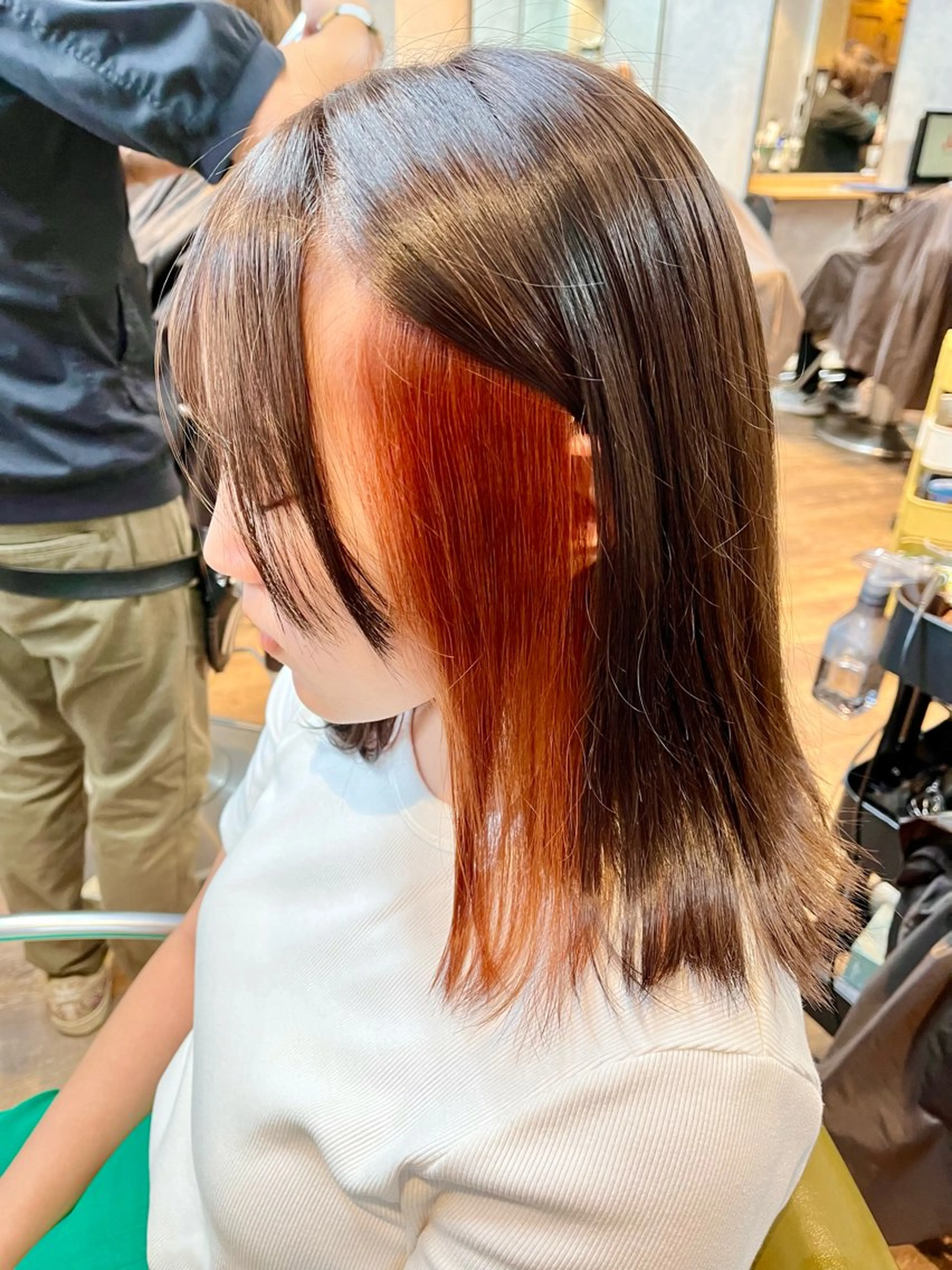 ミディアム カラー アッシュ インナーカラー オレンジ カット ヘアカラー 松井 敬太郎のヘアスタイル