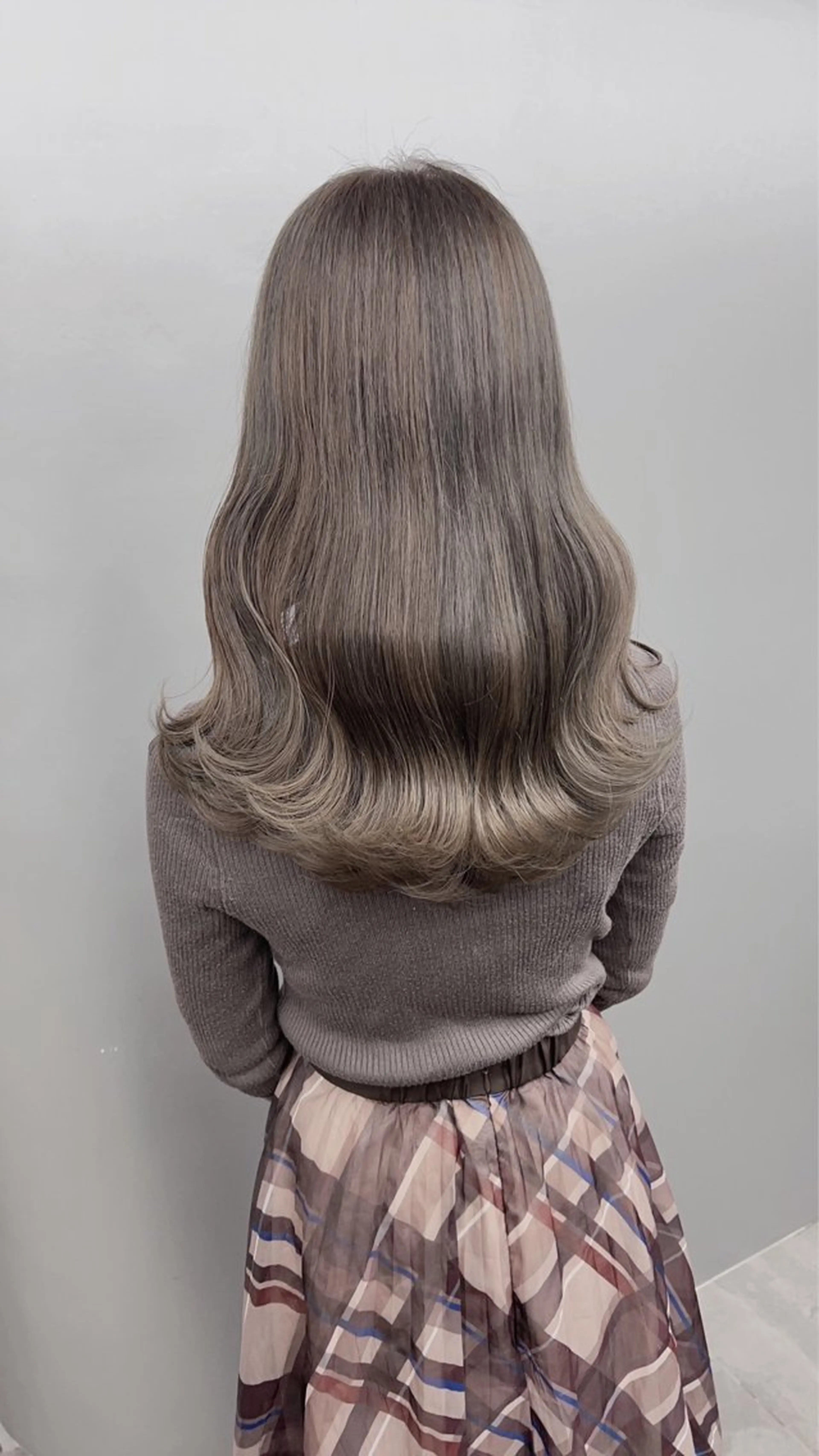 カラー アッシュ アッシュグレー アッシュグレージュ ベージュカラー ブリーチ ヘアカラー 透明感♡グレージュ♡ ミルクティー井川勝輝のヘアスタイル