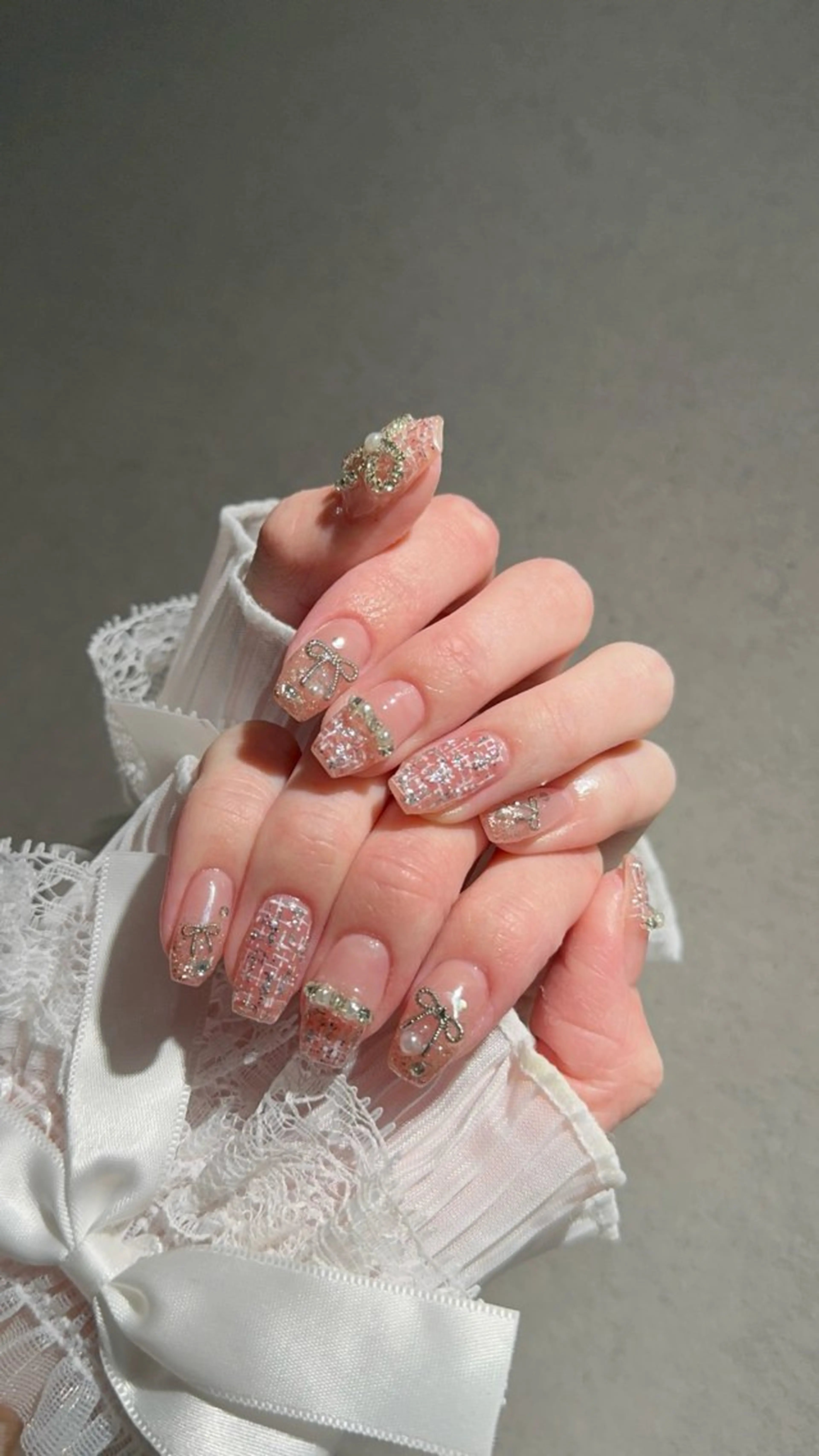 ネイル キラキラネイル ツイードネイル 冬ネイル クリスマス I-nailロング /ワンホン/キラキラのネイルデザイン