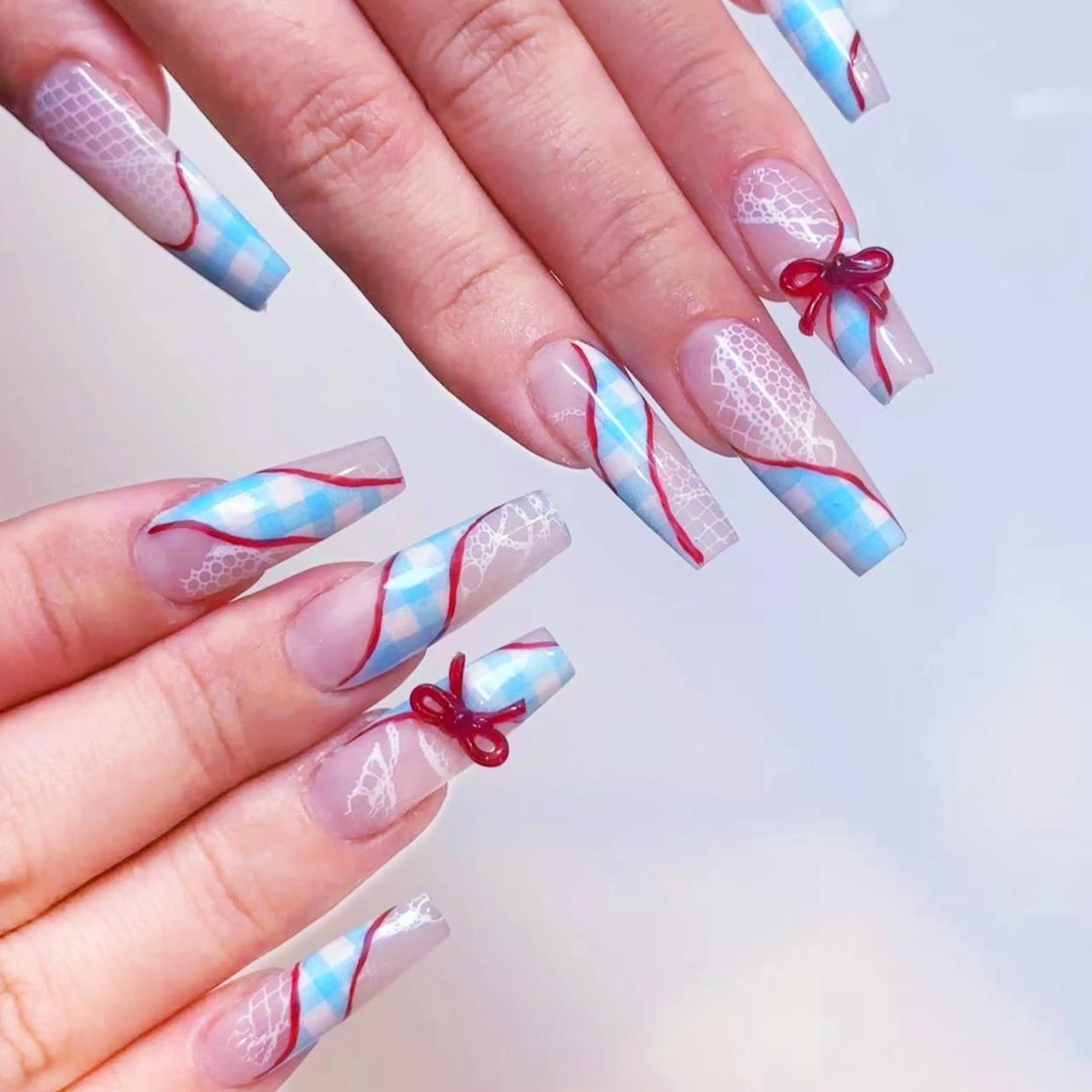 ネイル アートネイル オーロラネイル フラッシュネイル ガーリー キラキラネイル ハンドネイル DIAMOND 💅のネイルデザイン