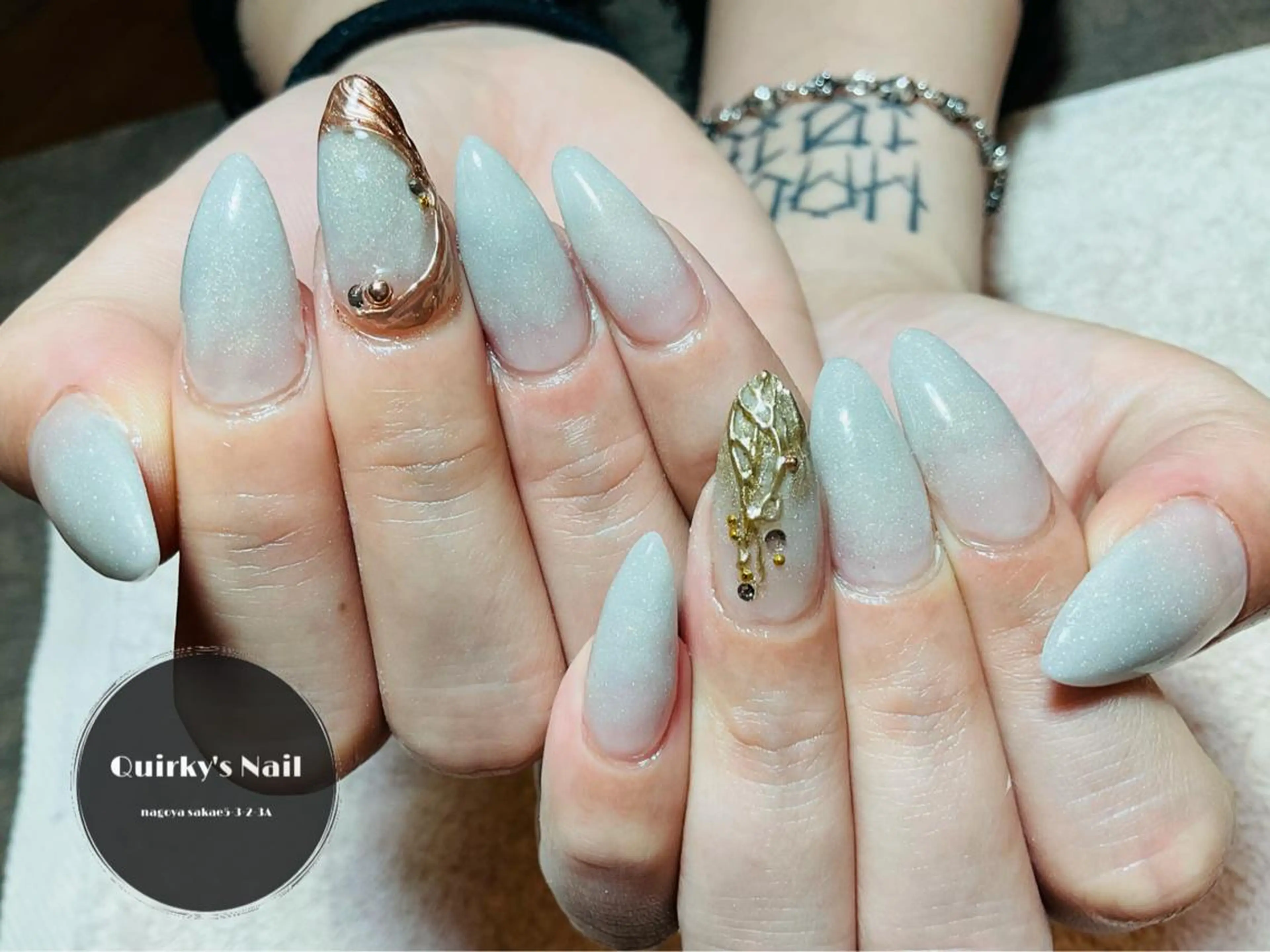 ネイル アートネイル ジェルネイル ゴールド ワンカラーネイル スカルプネイル Quirky's Nail【栄店】のネイルデザイン