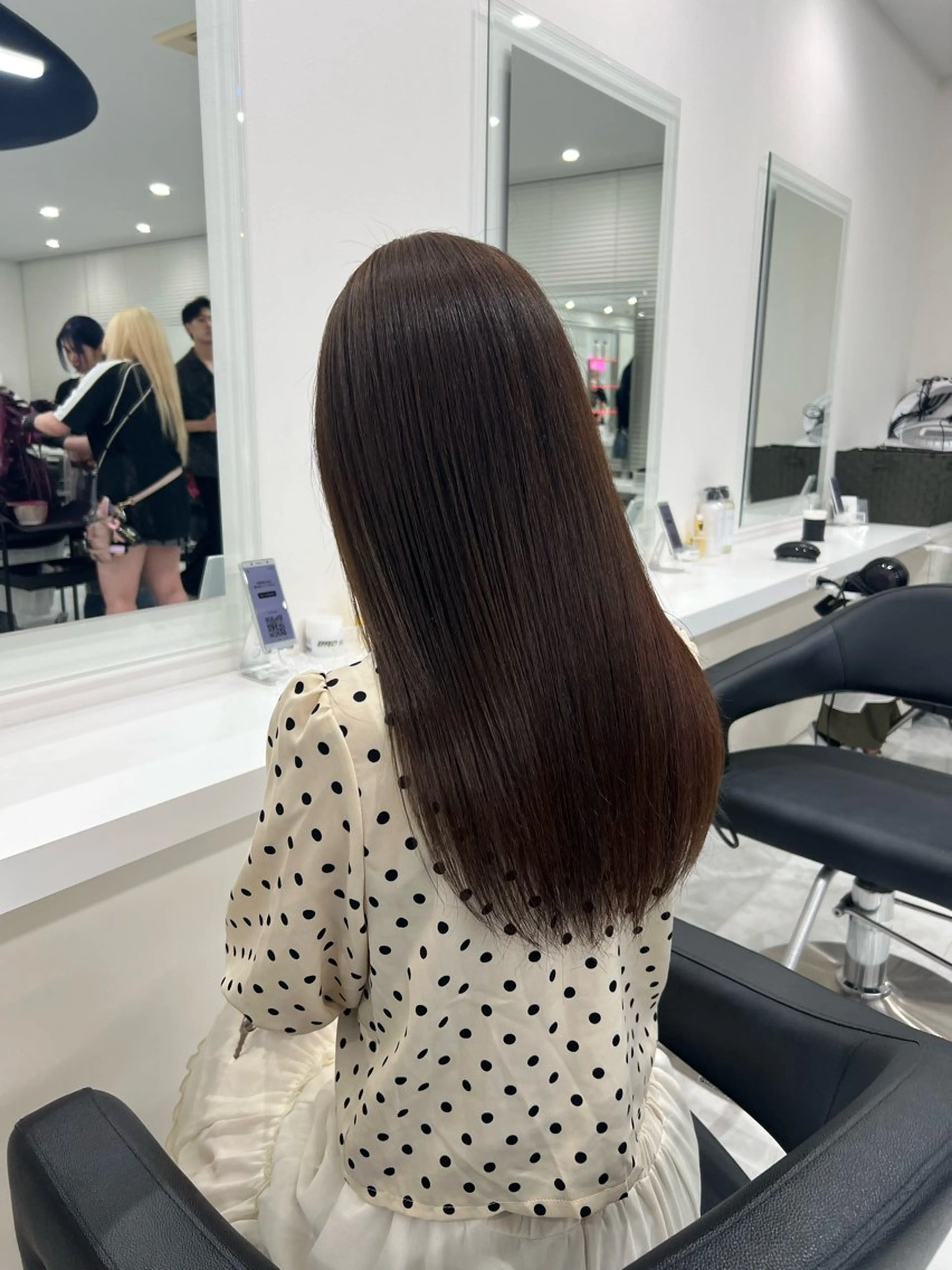 セミロング カラー オリーブカラー🫒 レイヤーカット✂︎のヘアスタイル