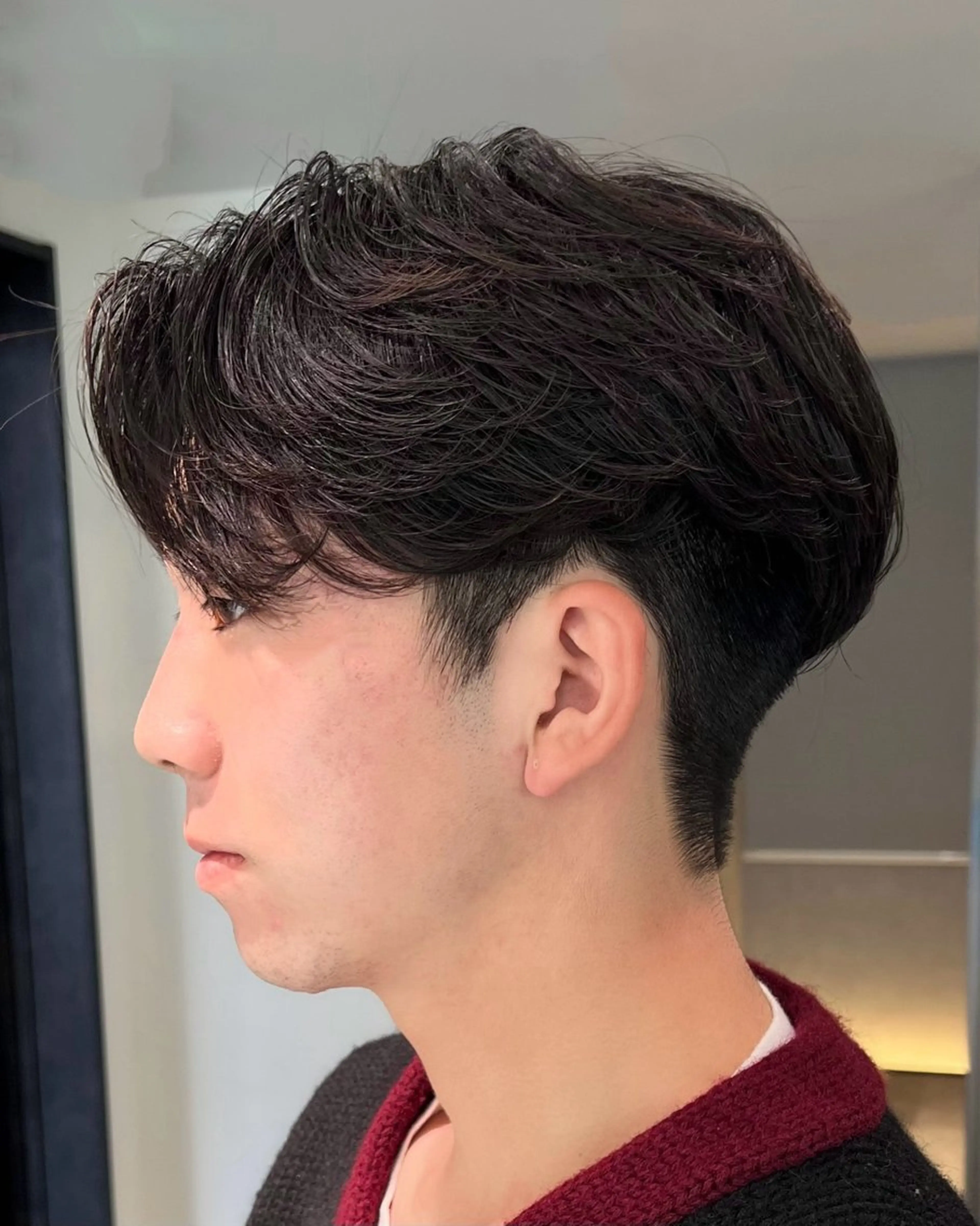 パーマ メンズ センターパート メンズパーマ ニュアンスパーマ カット パーマ Qin shaire salon 原宿verno店所属・【センターパート】 ETO／江藤翼の眉毛・アイブロウイメージ