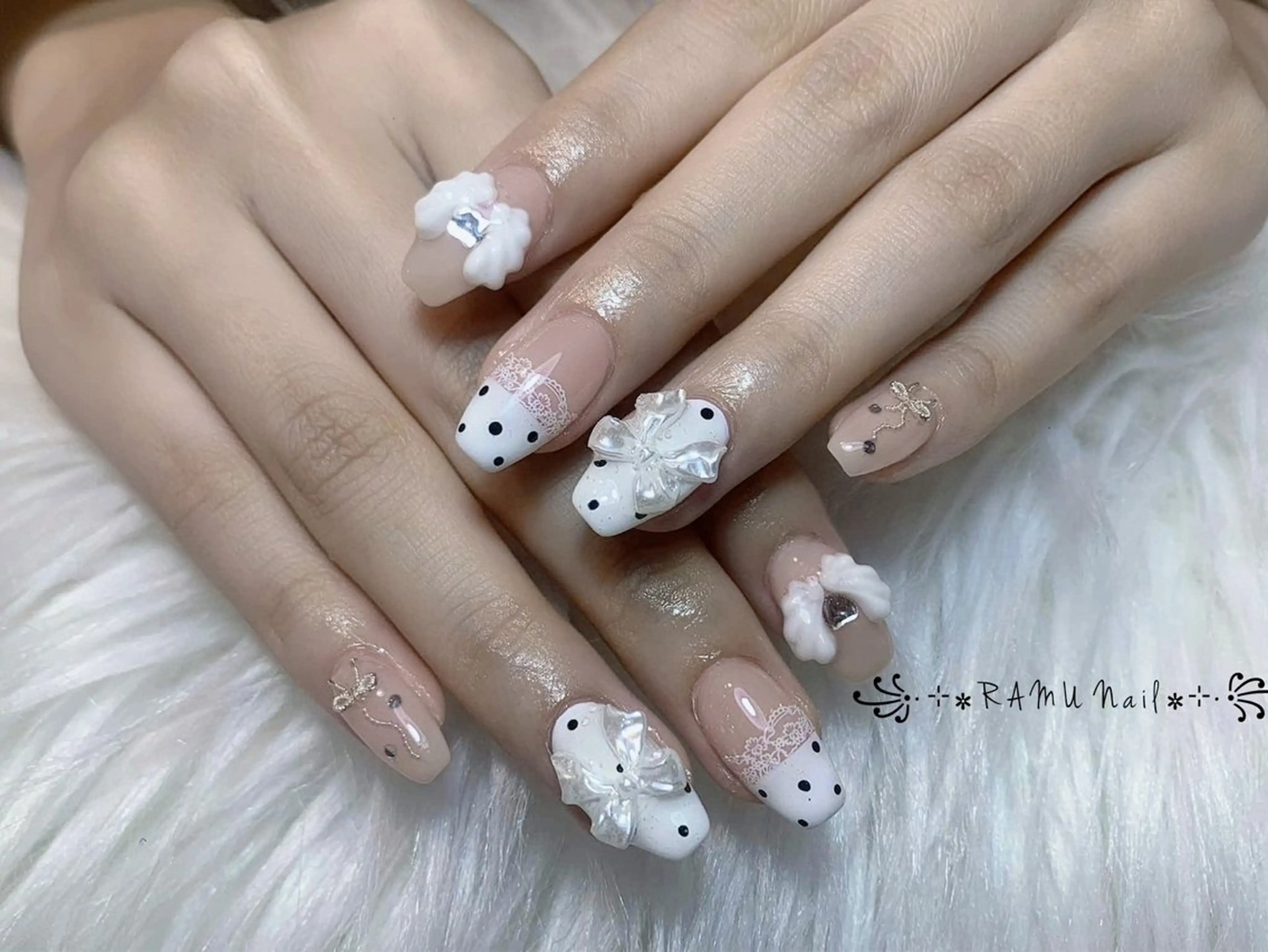 ネイル キラキラネイル マグネットネイル ミラーネイル ピンク ワンホンネイル ハンドネイル RAMU Nail 恵比寿店のネイルデザイン