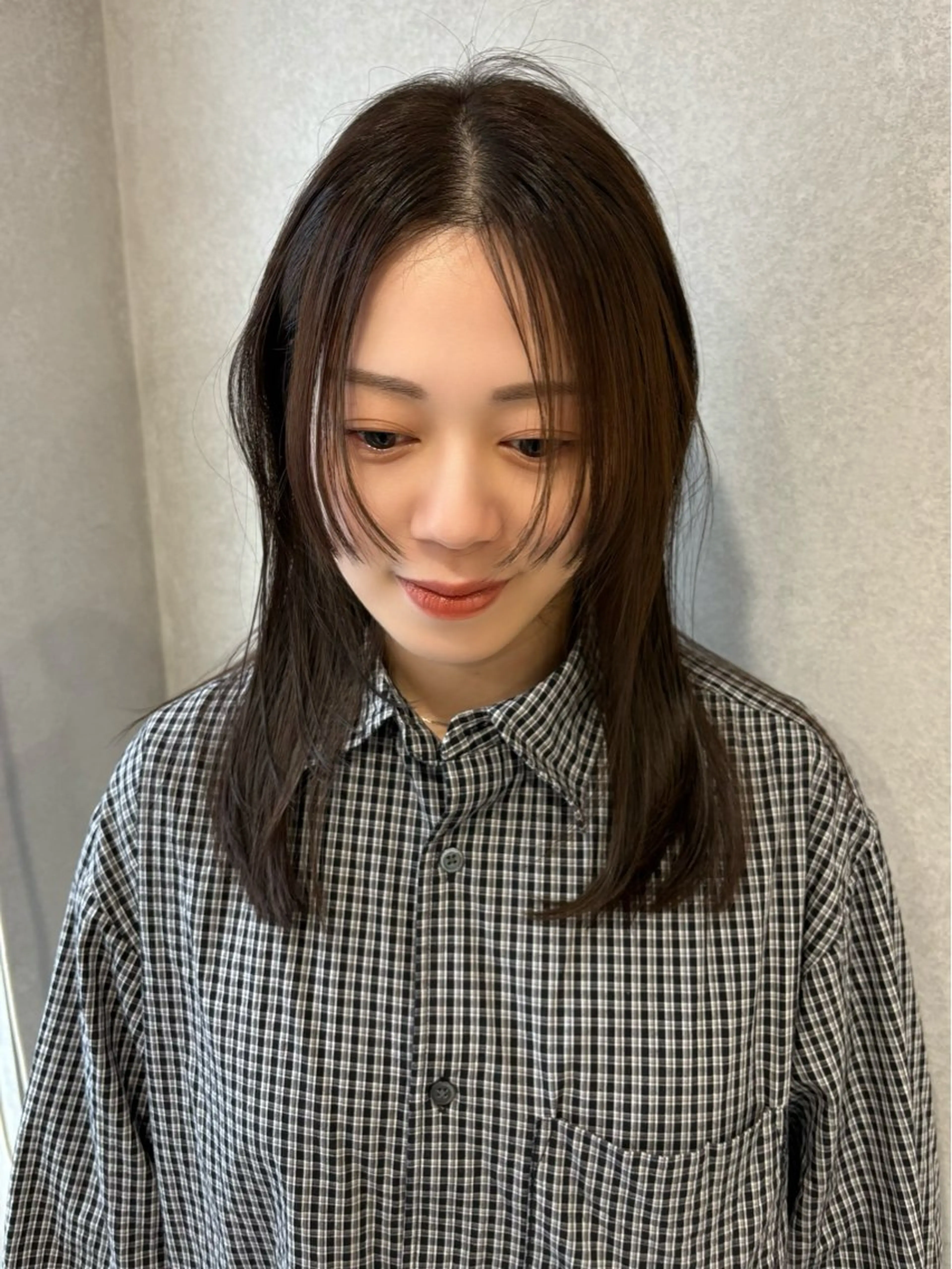 セミロング カラー 顔周りカット yumemiレイヤー ‎✴︎ 透明感カラーのヘアスタイル
