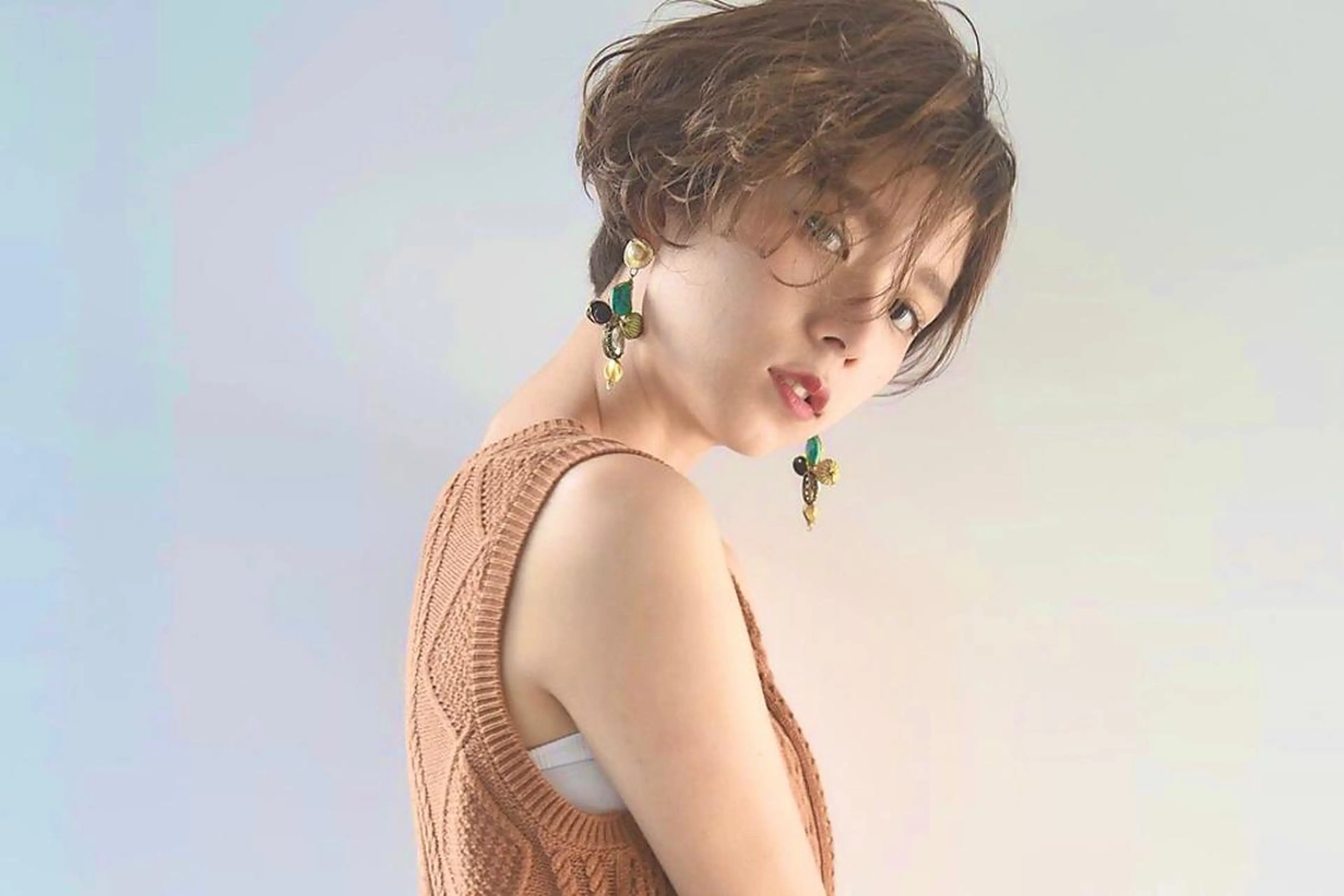 ショート アッシュ 外国人風カラー ハイライト 髪質改善 韓国風ヘア hoNua. 栄/透明感カラーのヘアスタイル