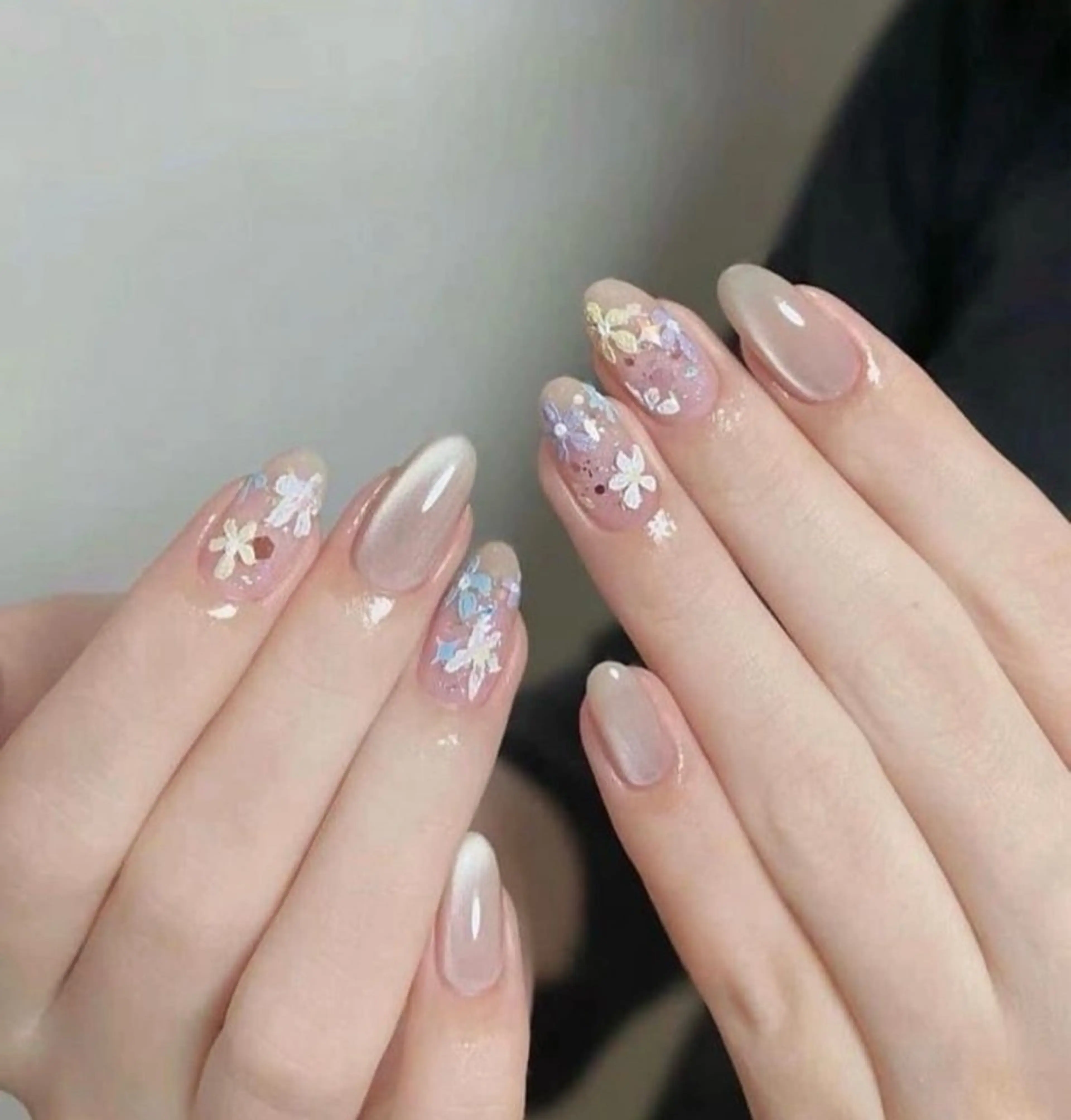 ネイル アートネイル チークネイル フレンチネイル ジェルネイル キラキラネイル Lily nails studio所属・ネイルサロン Lilyのネイルデザイン