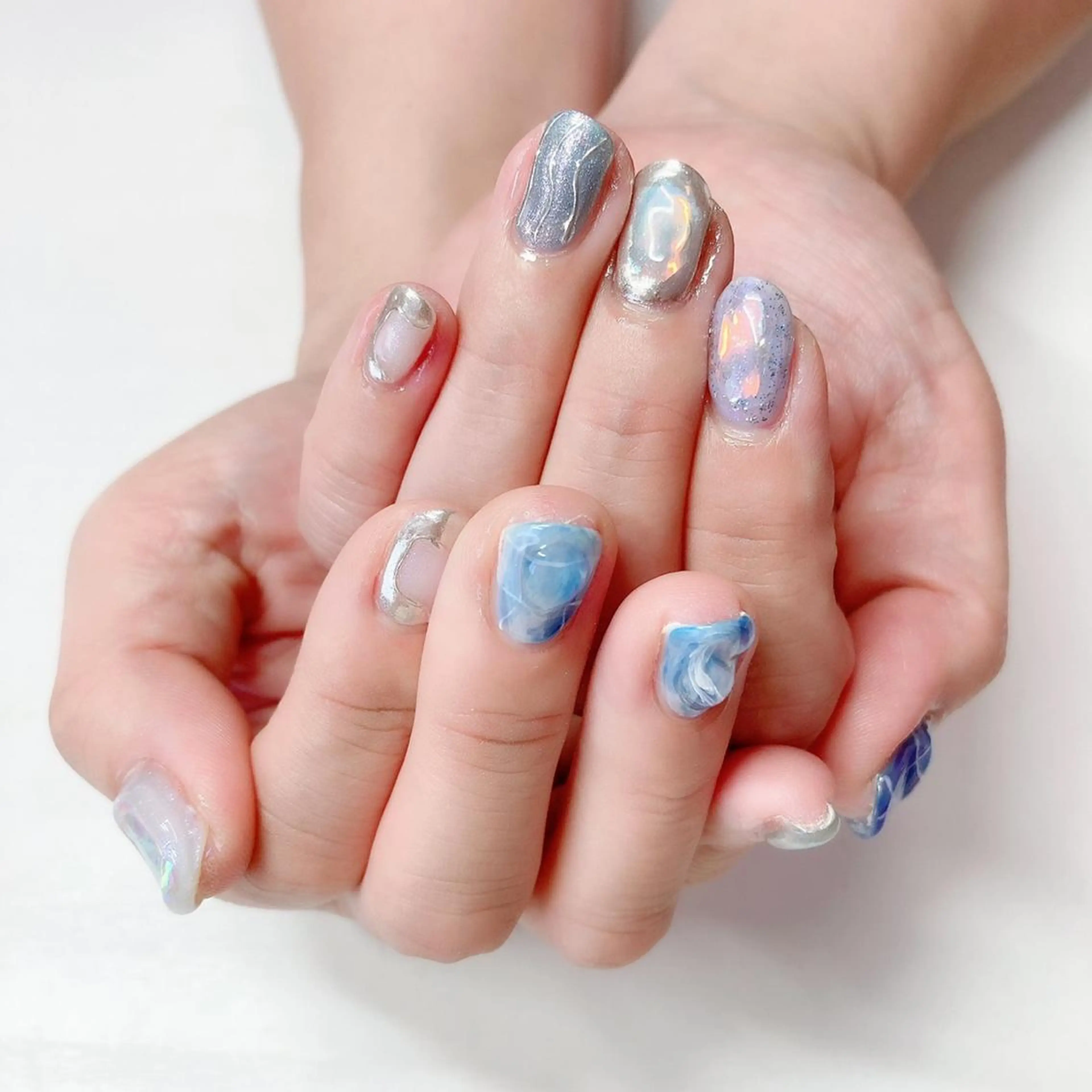 セミロング カラー パーマ ヘアアレンジ メンズ キッズ ネイル マツエク・マツパ アイブロウ ブルーカラー オーロラネイル ブルー ジェルネイル 氷ネイル・うるうるネイル Salon Ｋのネイルデザイン