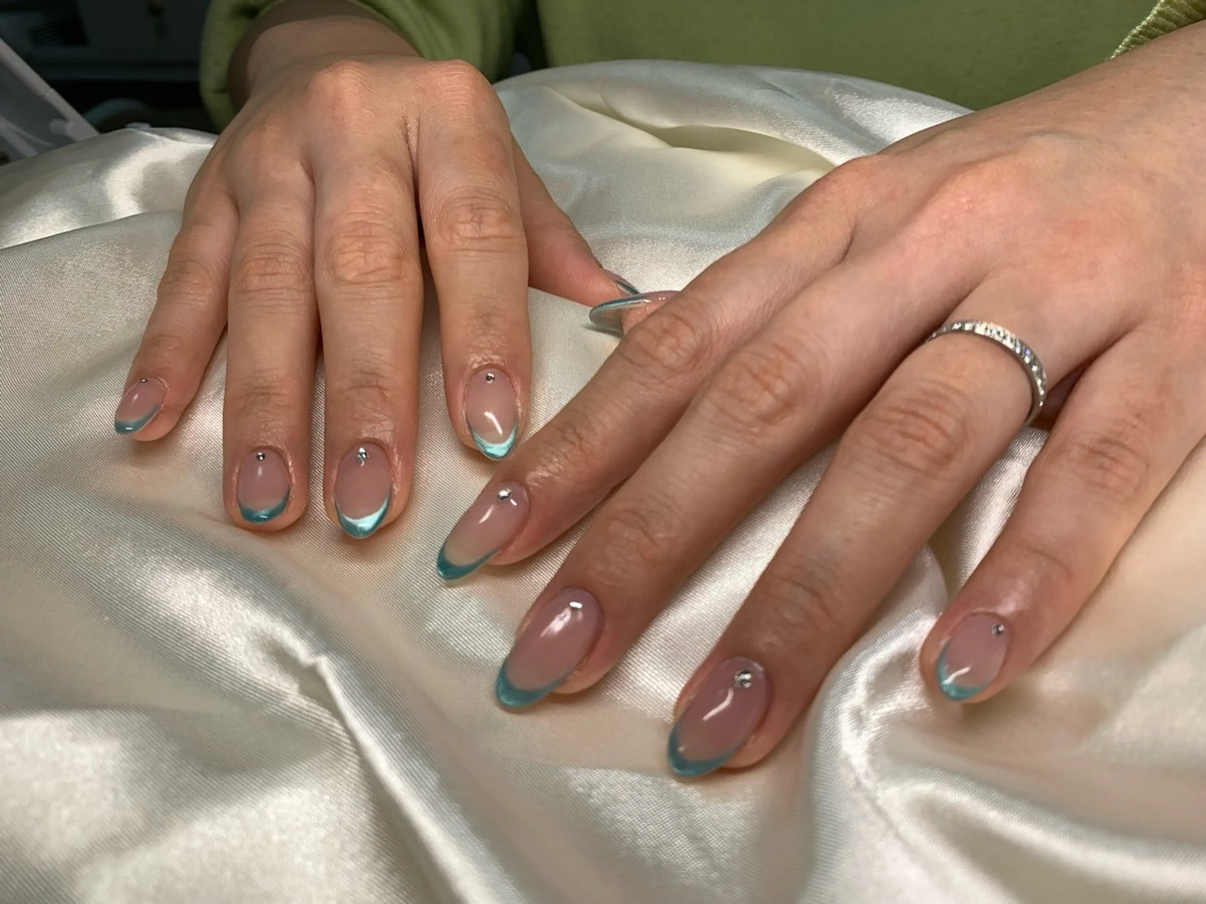 ネイル フレンチネイル マグネットネイル マグネットフレンチ ハンドネイル ANA.CHUO NAILSのネイルデザイン