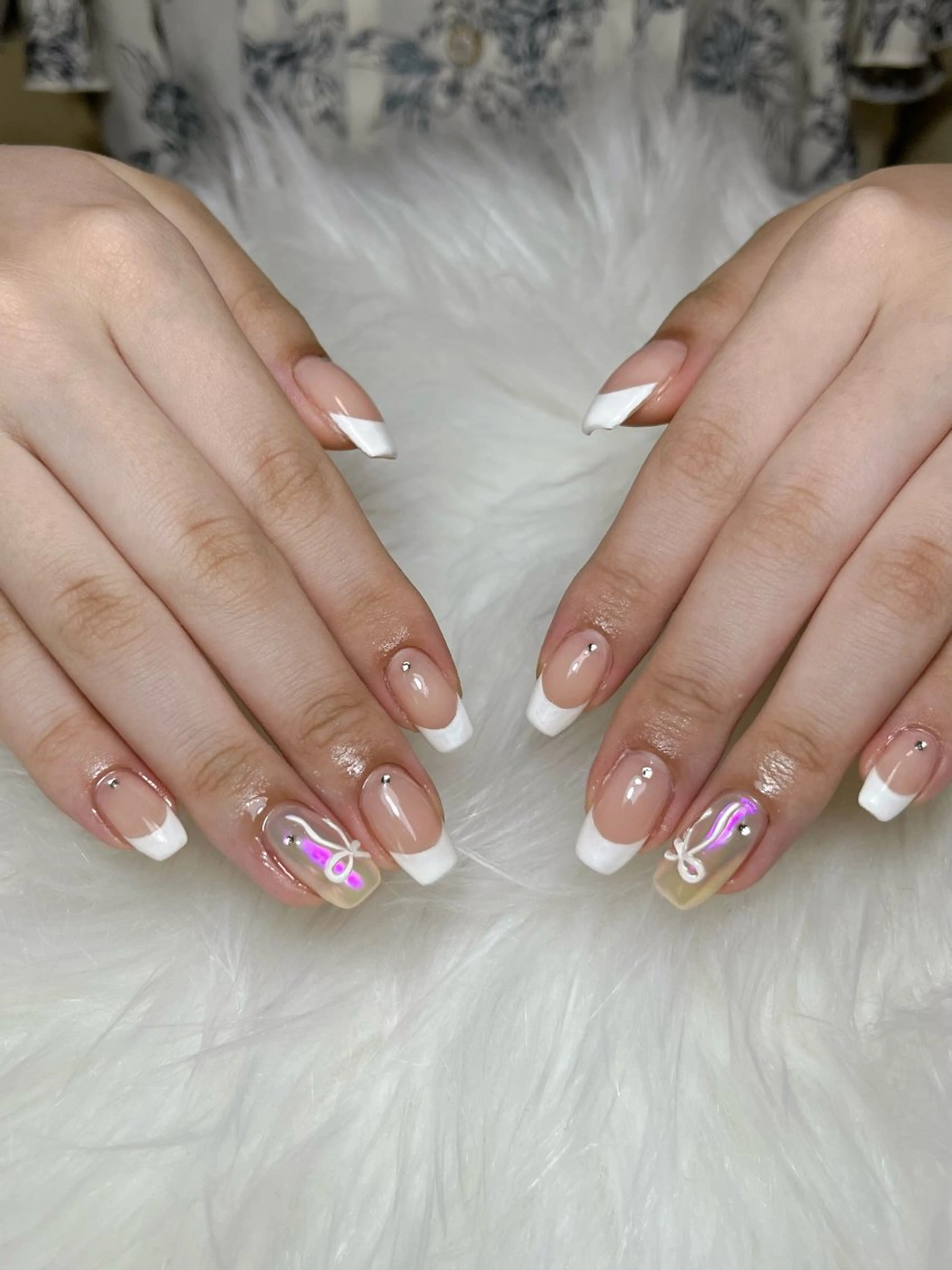 ネイル オーロラネイル フレンチネイル ぷっくりネイル リボン ハンドネイル nail salon epeのネイルデザイン