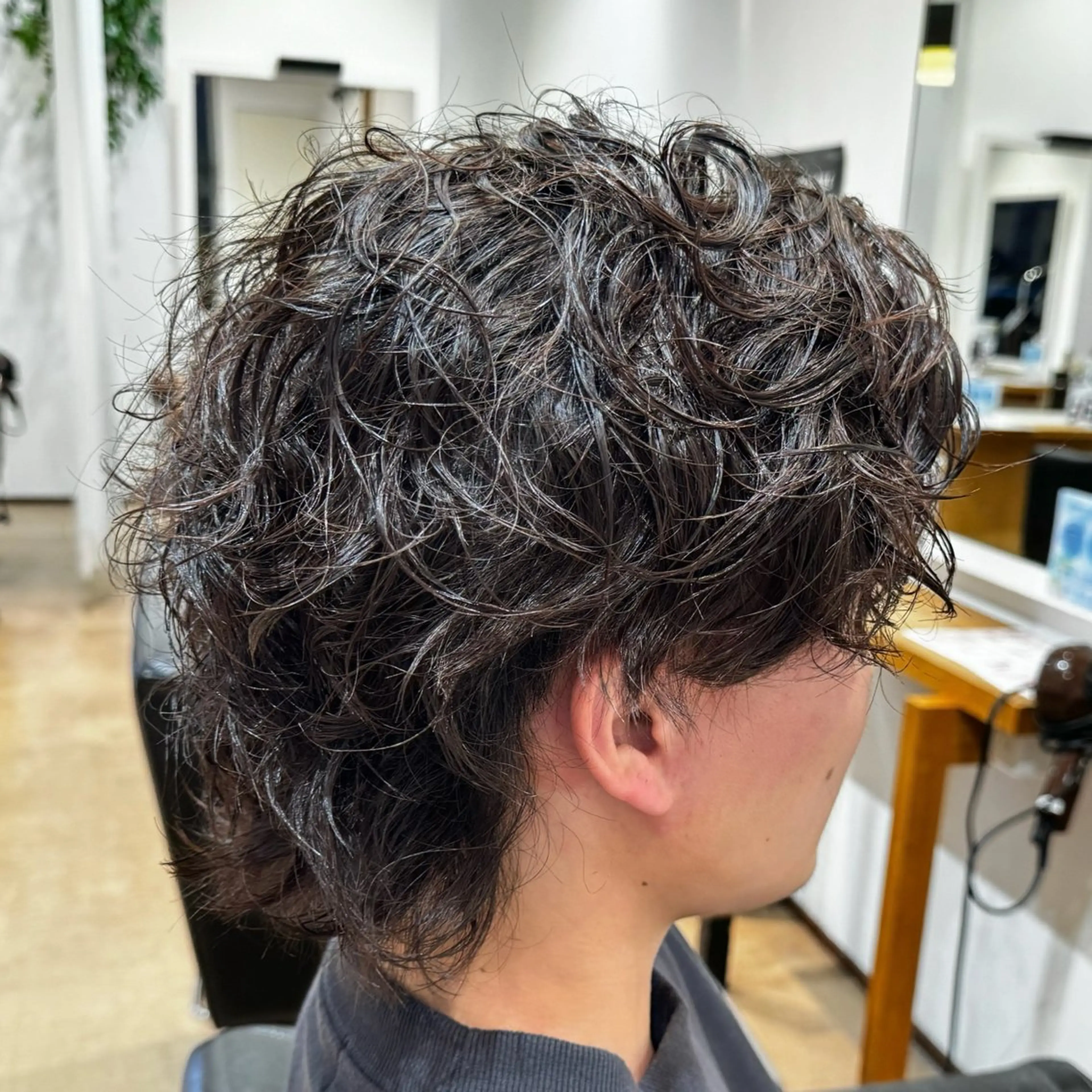 ミディアム パーマ メンズ カット パーマ 吉田 新平のヘアスタイル