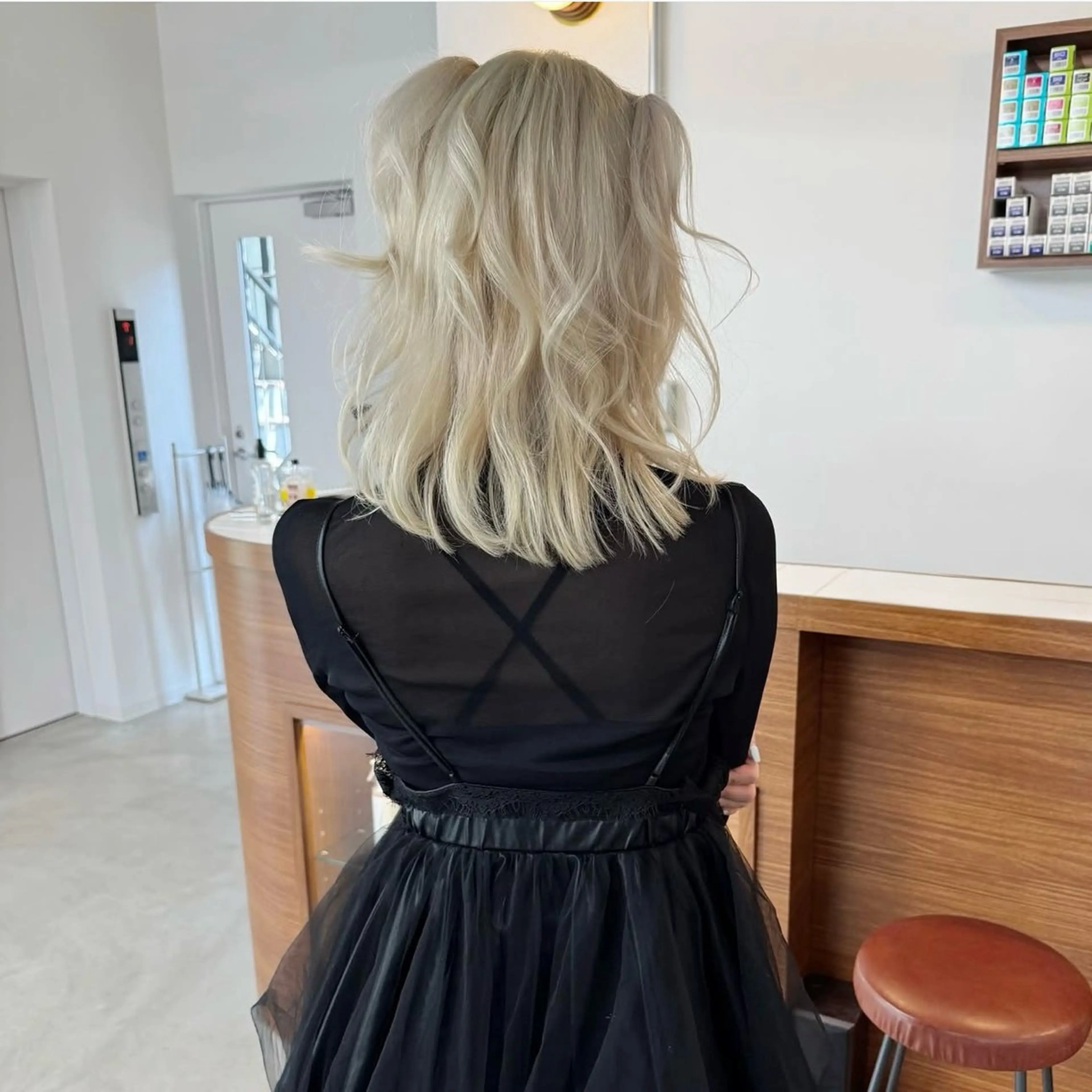 ミディアム カラー ブロンド ヘアカラー トリートメント カットモデル୨୧大阪 梅田タカシマリナ♡のヘアスタイル