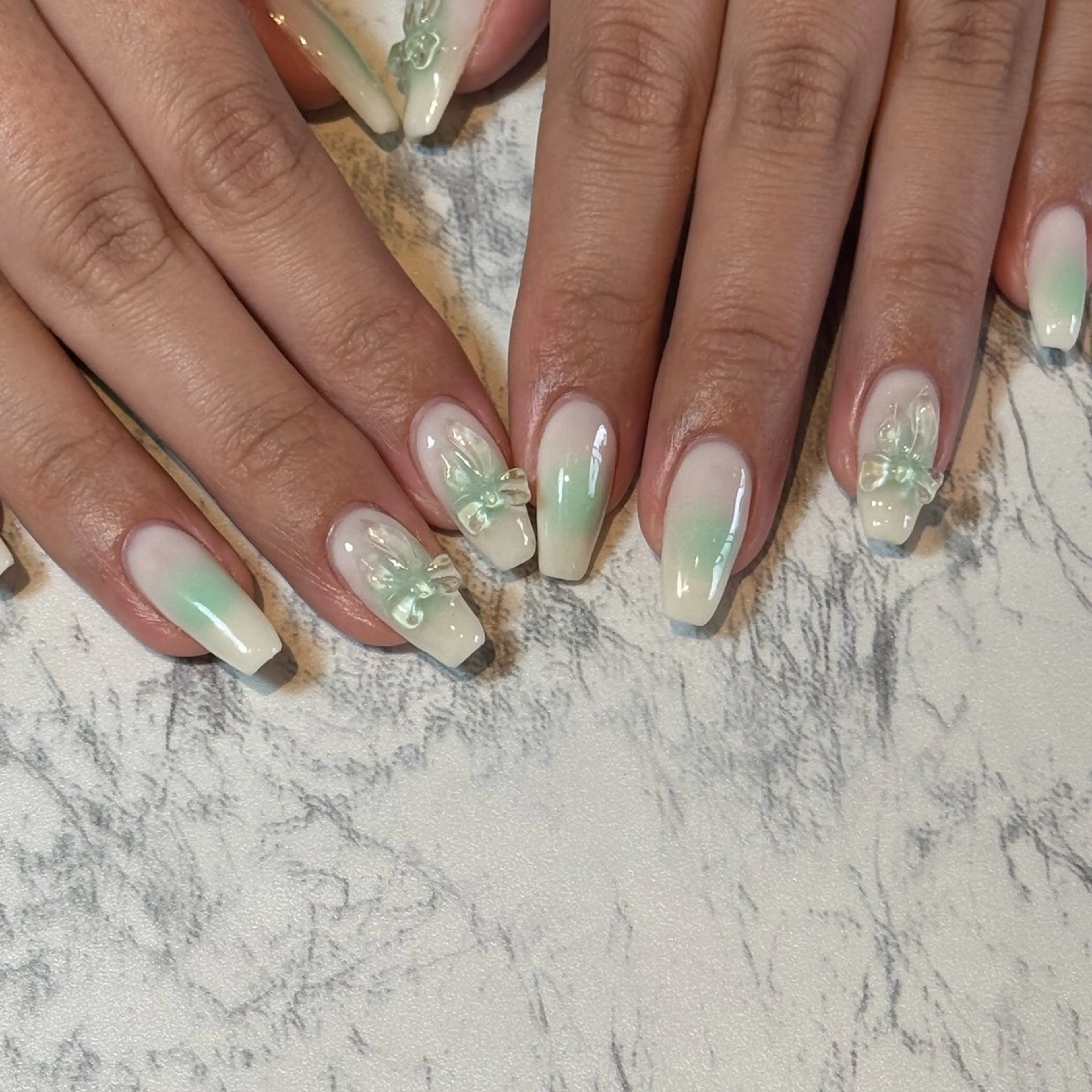 ネイル チークネイル brodia nails m_riのネイルデザイン