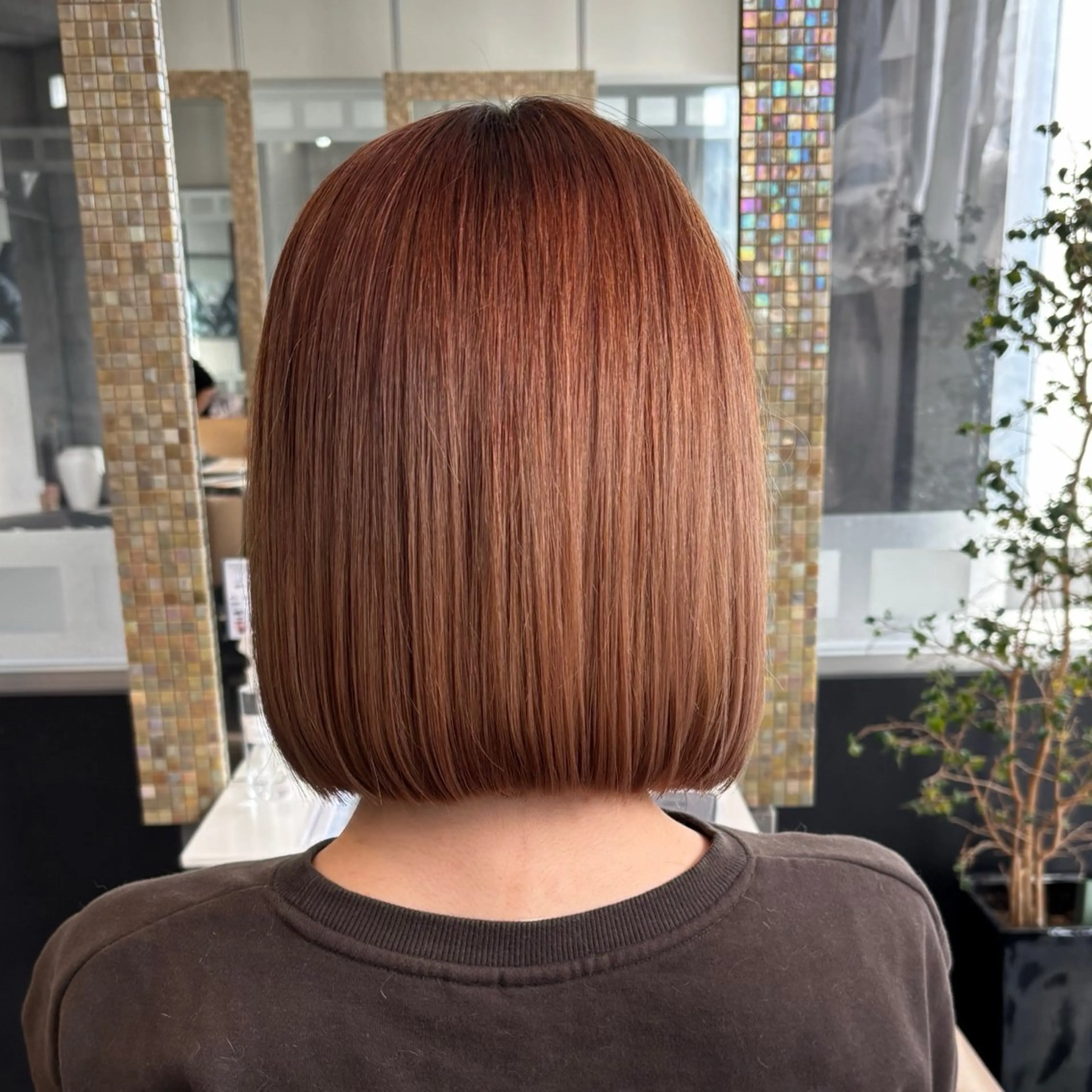 ショート ボブ ✨ケアブリーチカラー ✨️透明感カラーのヘアスタイル