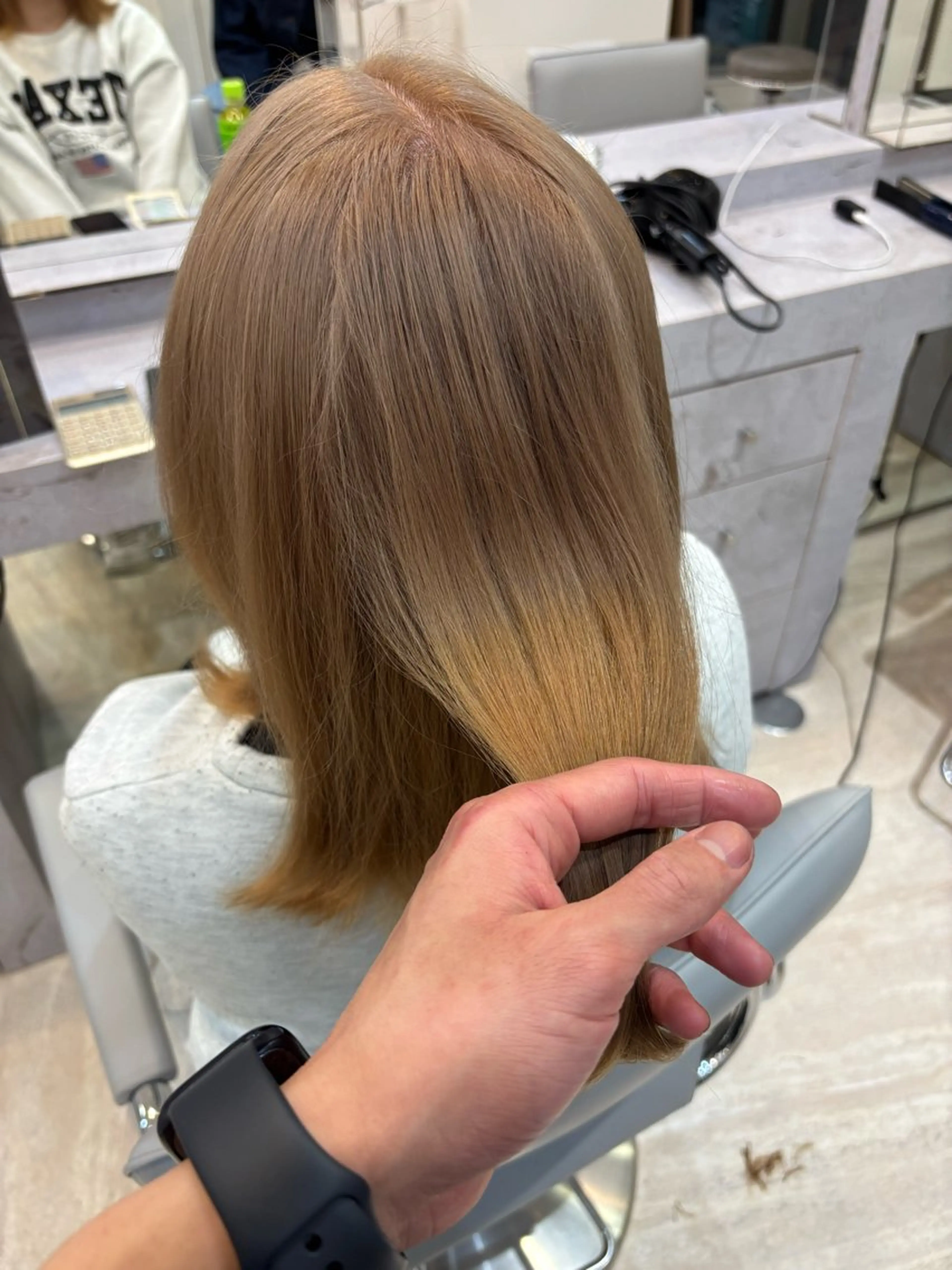 ミディアム カラー ベージュカラー ブリーチ ESQUISSE 堀合 駿輔のヘアスタイル