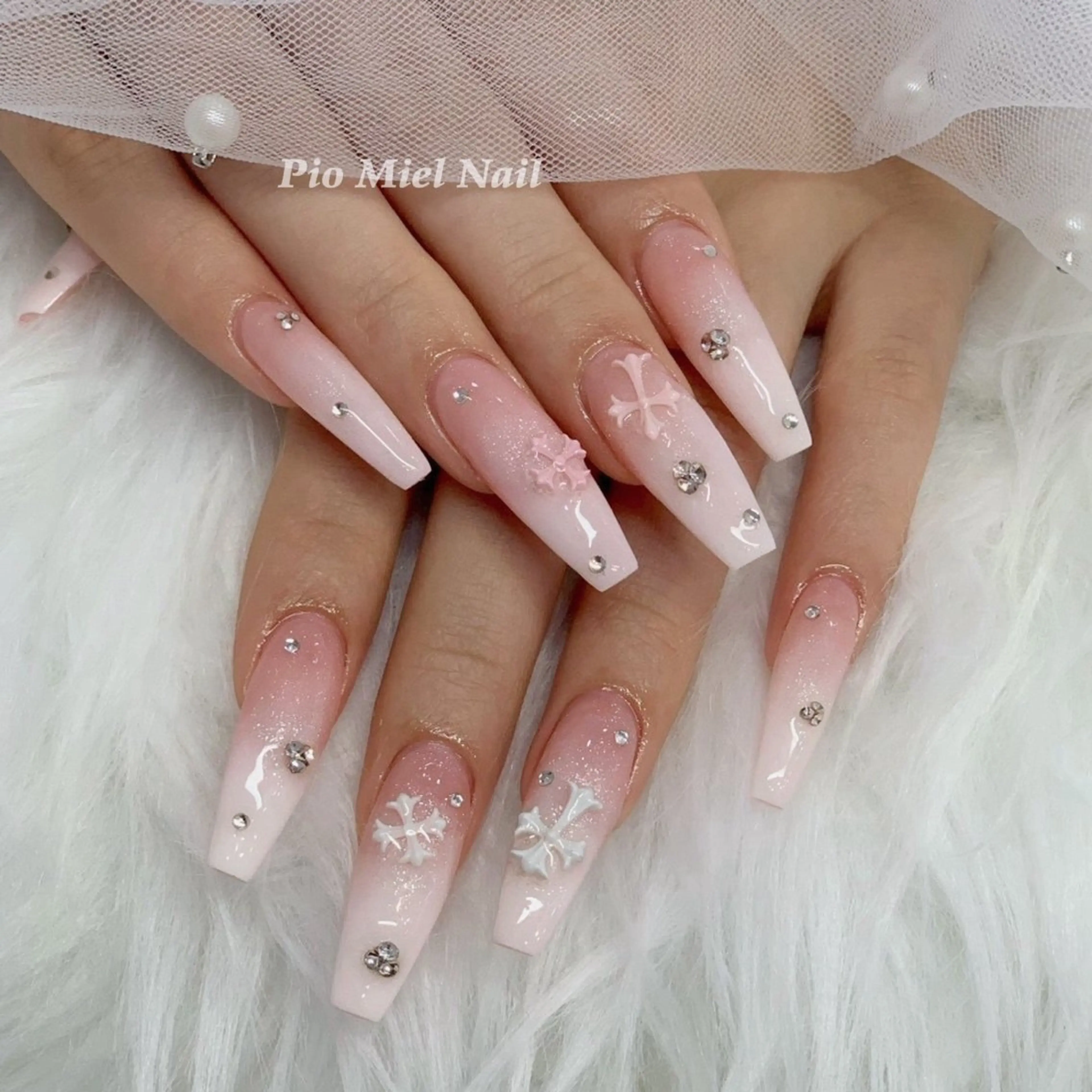 ロング カラー 透明感カラー ピンクカラー ロング ハンドネイル momo 長さだしのネイルデザイン