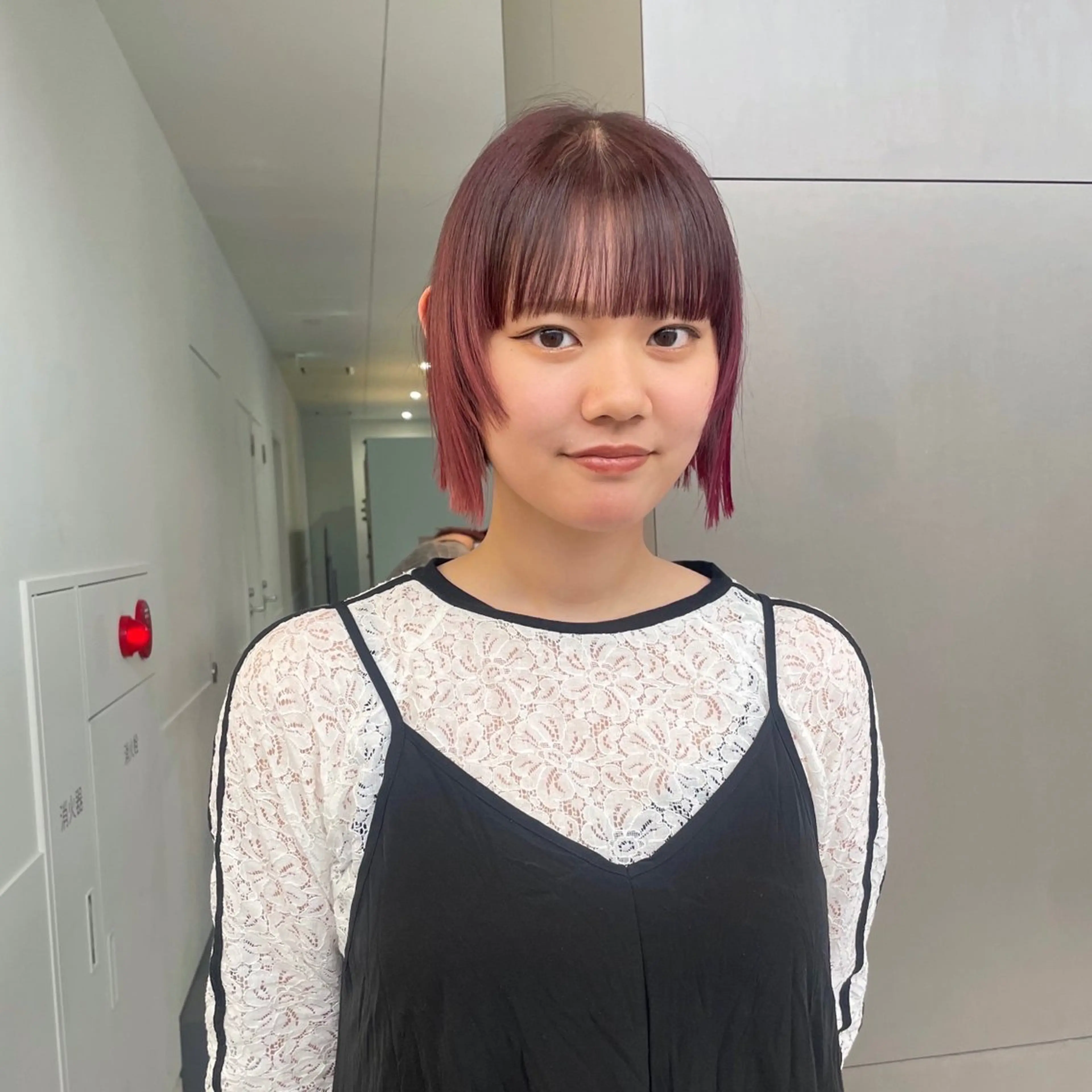 ショート カラー ベージュカラー ブリーチ カシス 透明感カラー ダブルカラー ヘアカラー トリートメント ブリーチ/レイヤー 🌻Mutsumiのヘアスタイル