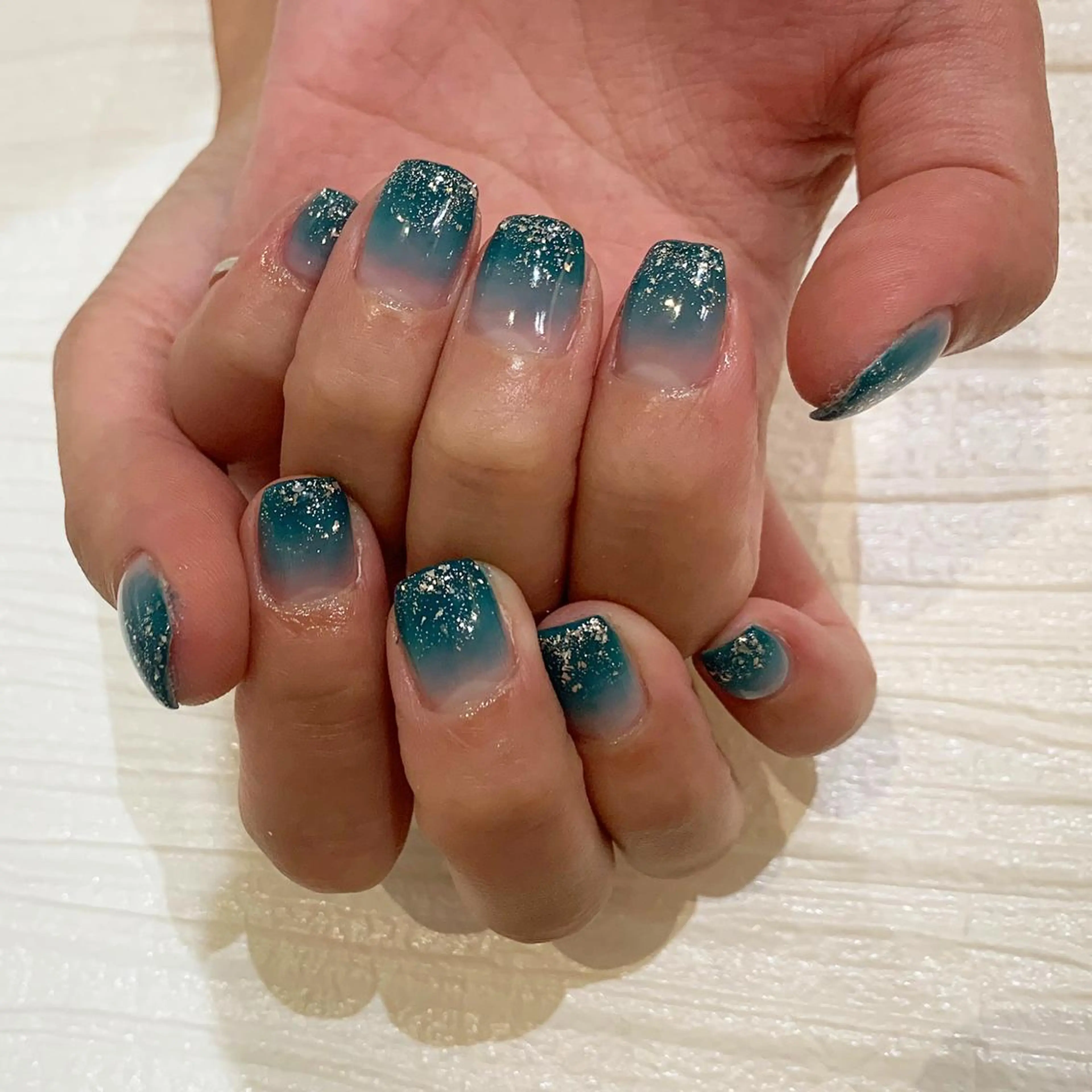ネイル グラデーション グリーン ラメ(グリッター) ラメグラデーション nailAVANCE akariのネイルデザイン