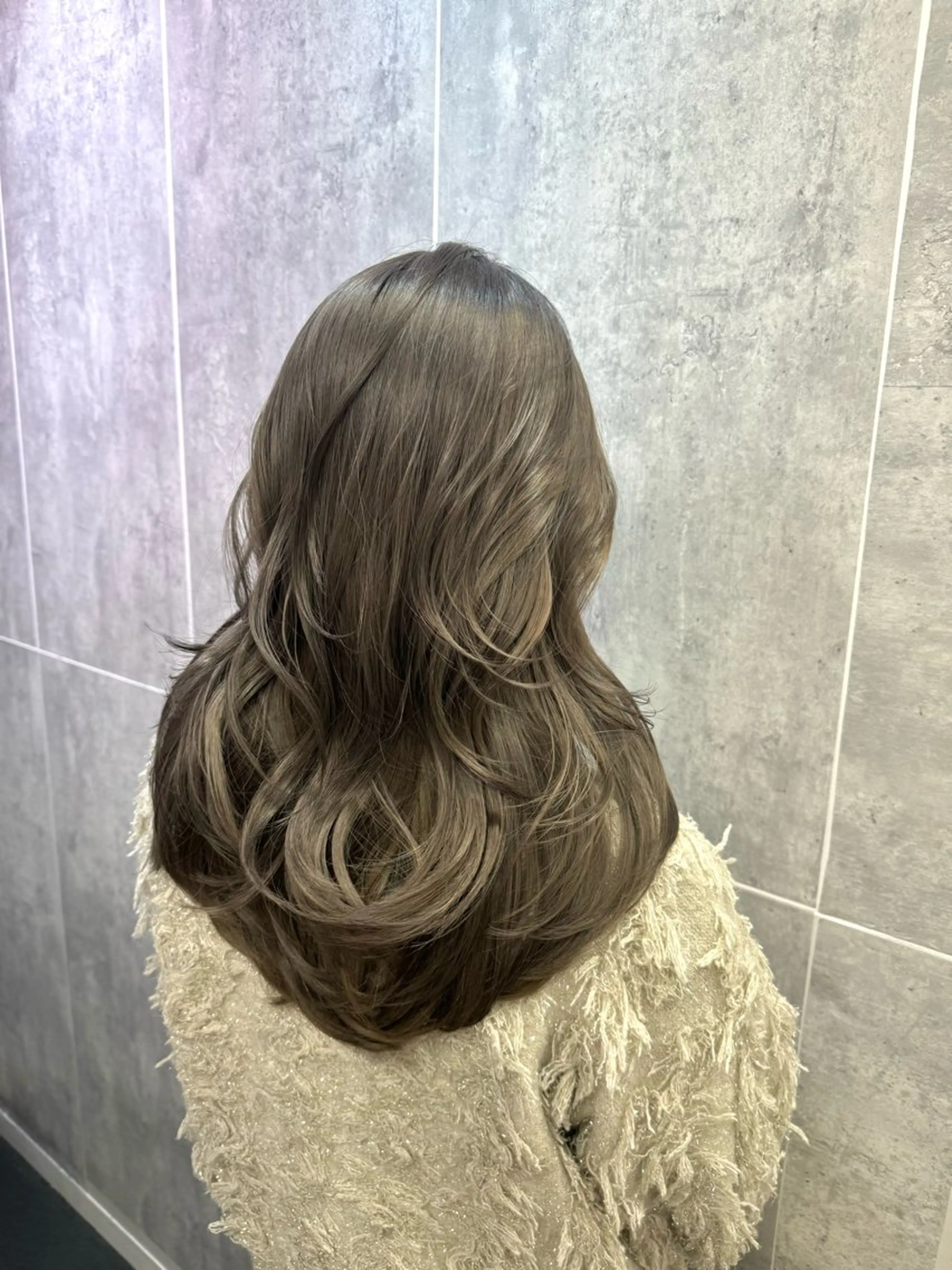 ミディアム カラー ヘアカラー 顔まわりの神様 藤嶋秀幸のヘアスタイル