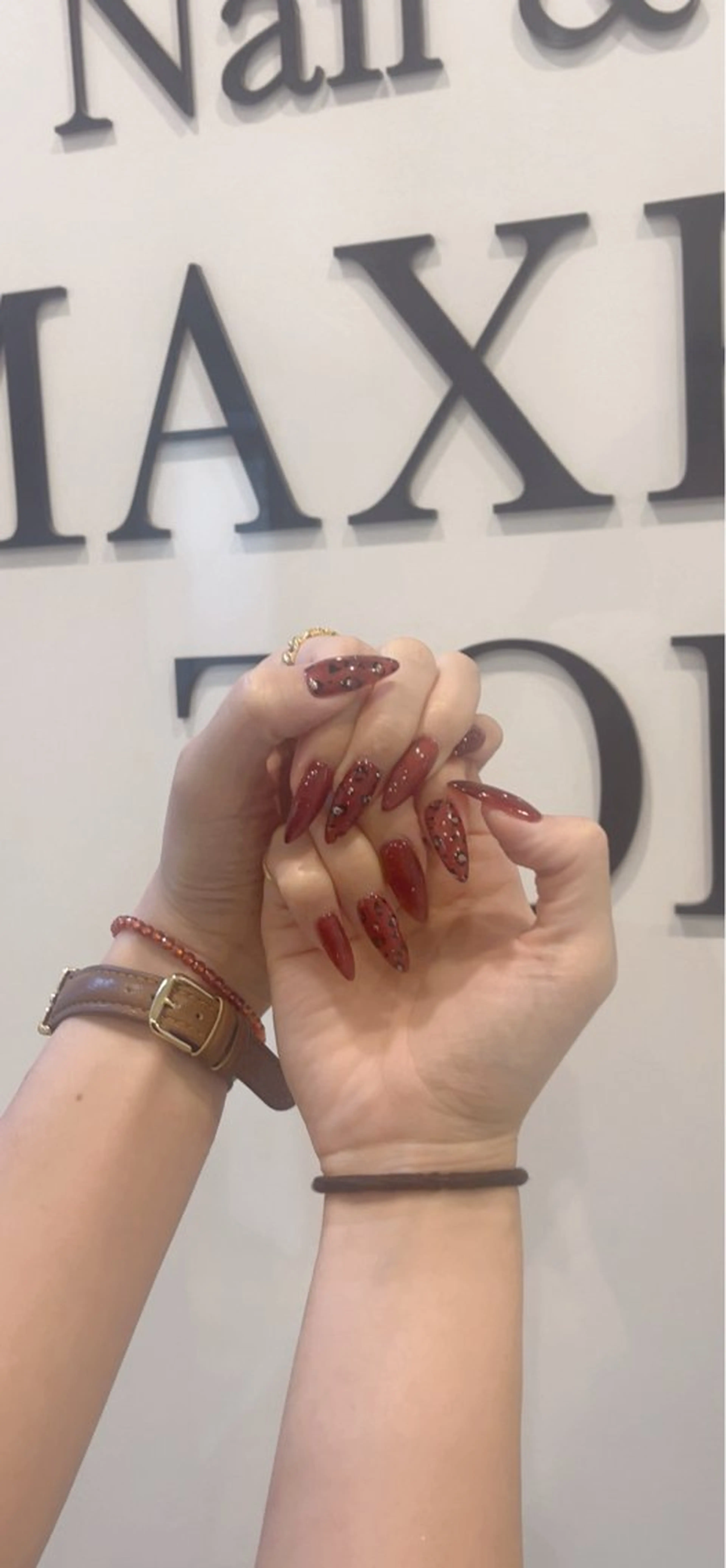 ネイル アニマル柄 マグネットネイル 鈴 木のネイルデザイン