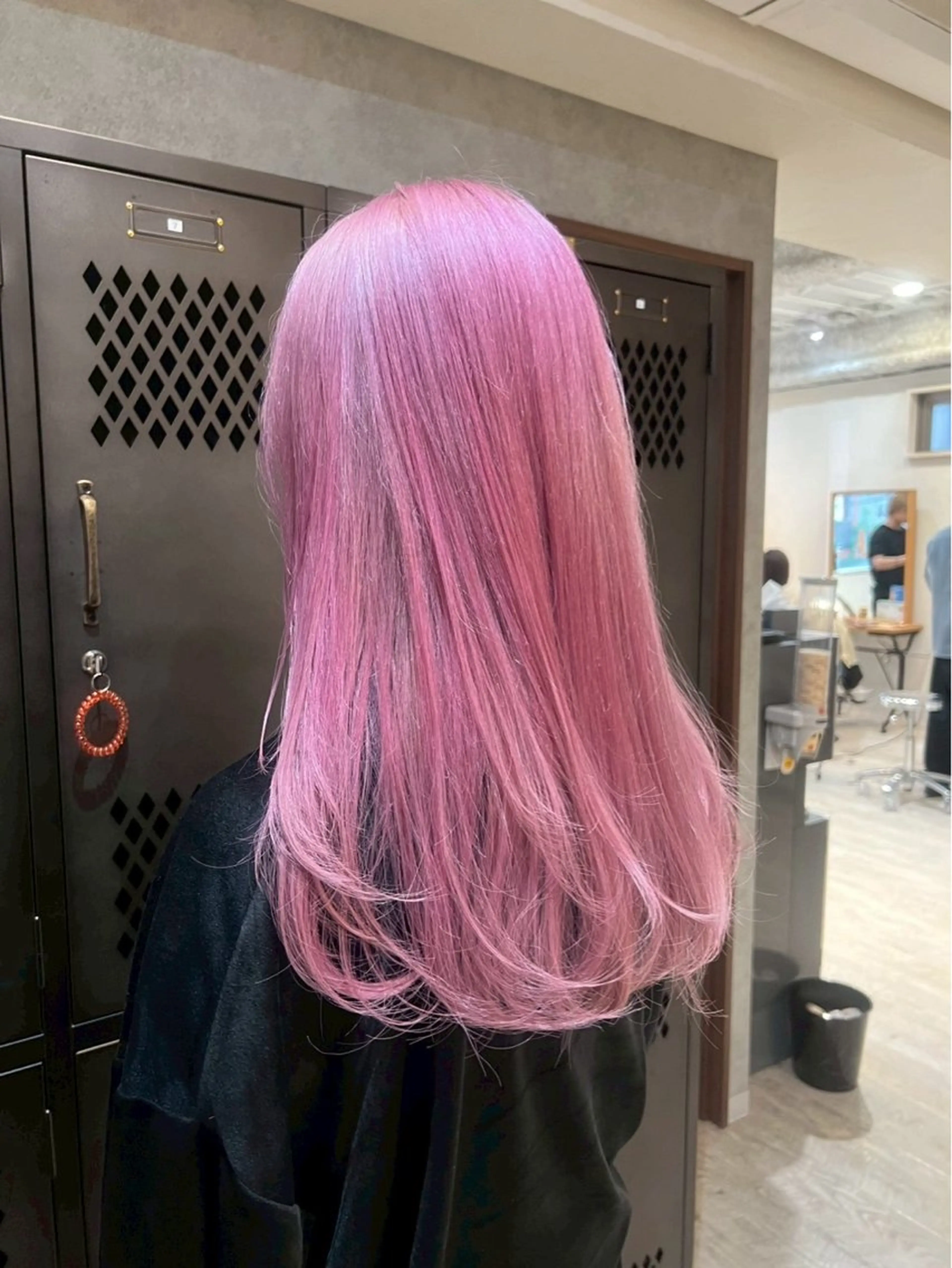 ロング 急募13日レディース カット THIARAのヘアスタイル