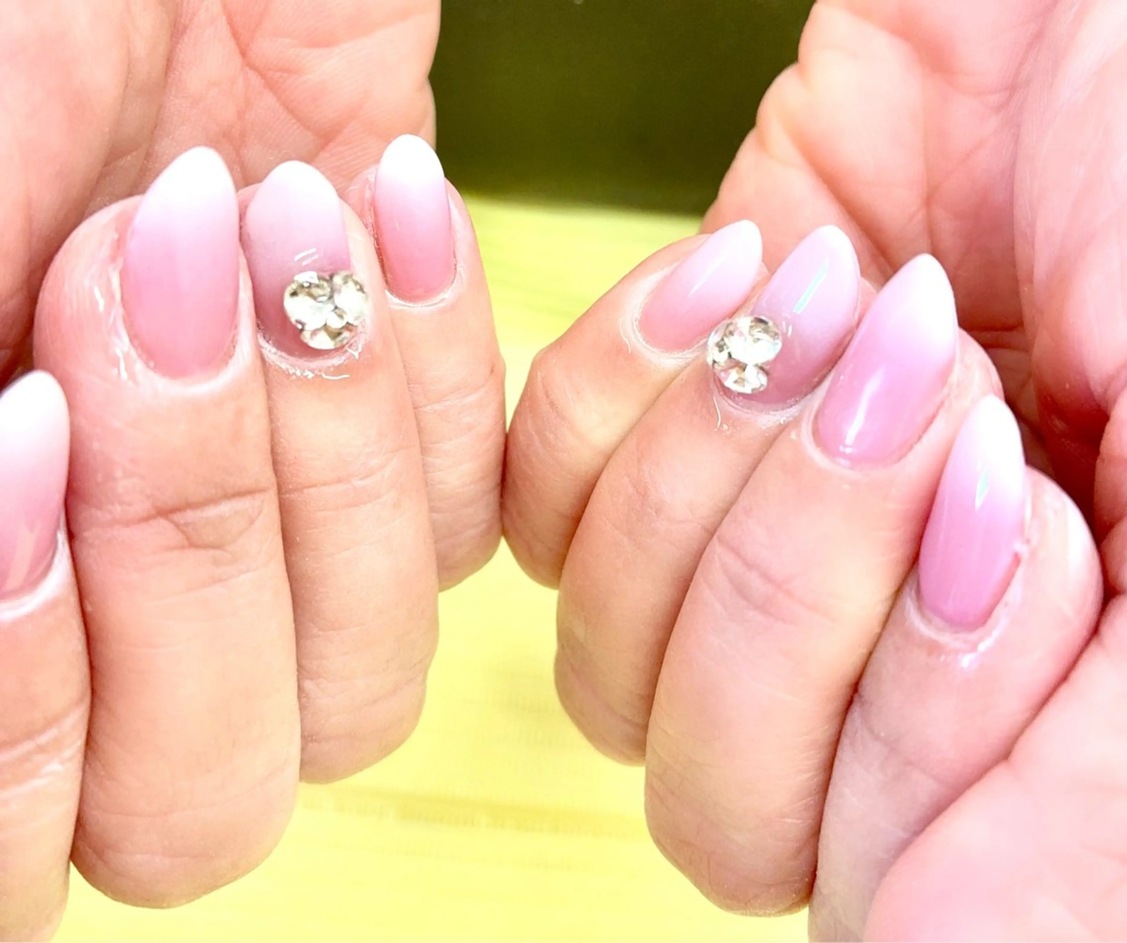 ネイル アートネイル ジェルネイル グラデーション ネイルサロンvitality所属・Vitality 北区 黒川、名城公園のネイルデザイン