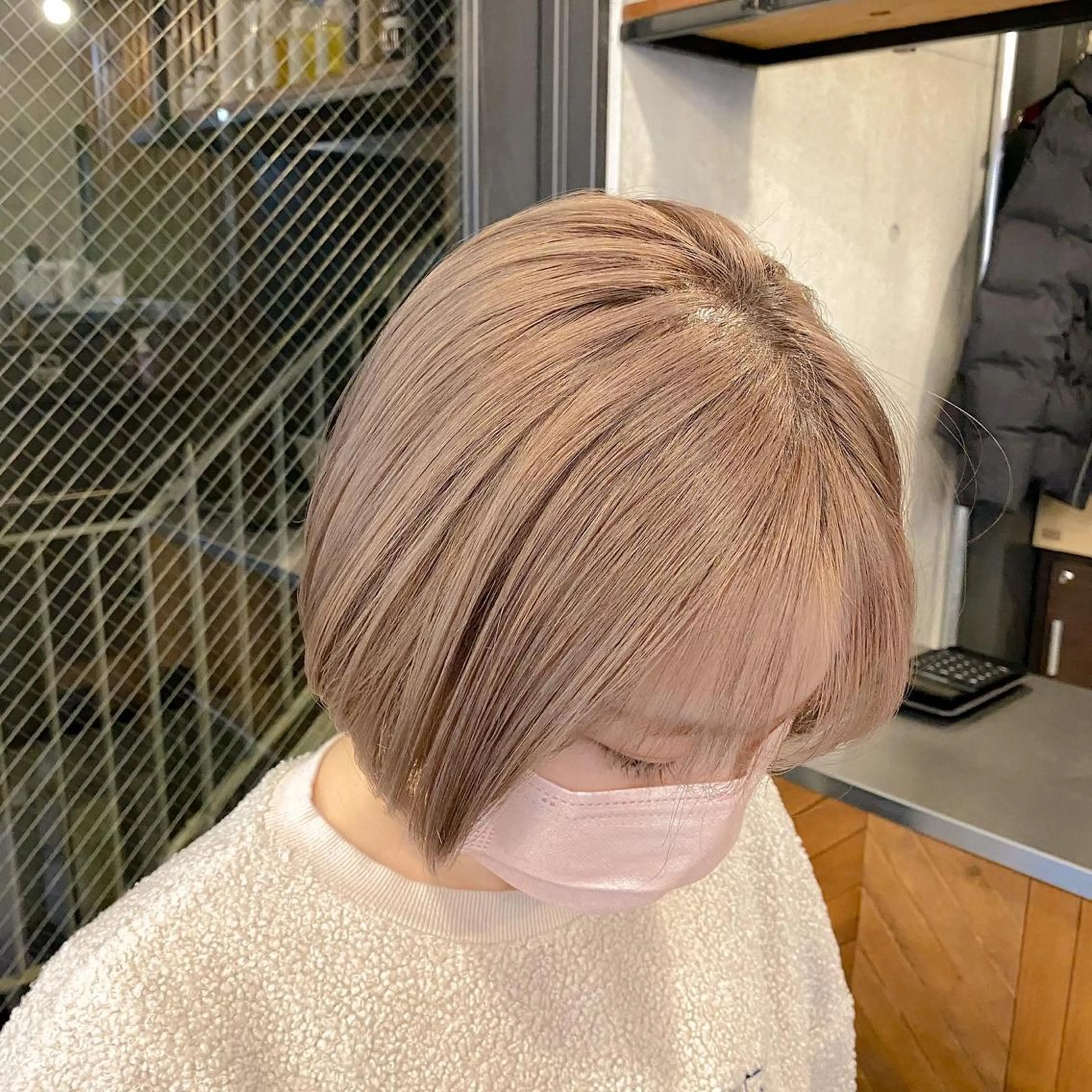 ショート カラー 艶髪ブリーチ 永井竜也のヘアスタイル