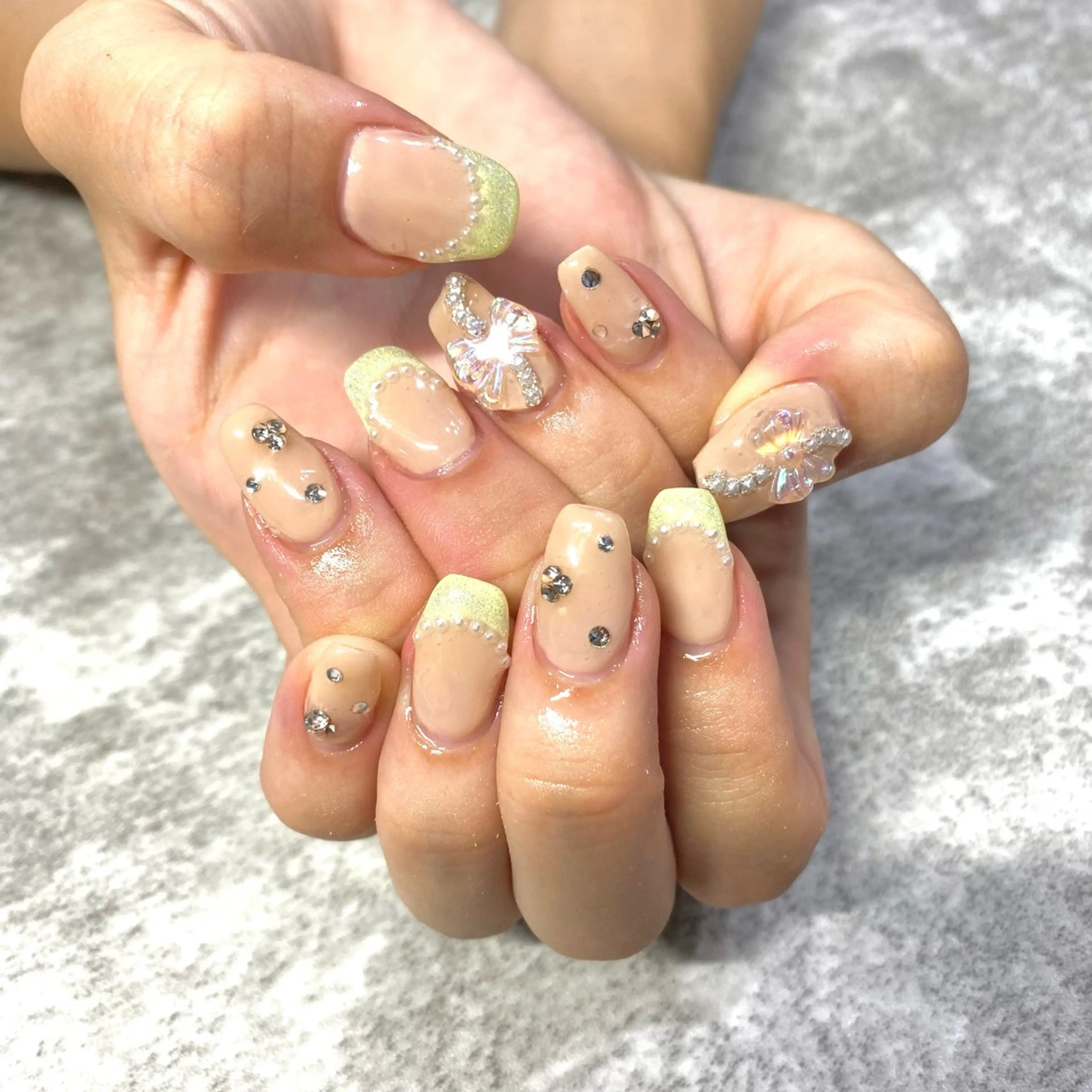 ネイル フレンチネイル 持ち込み リボン 黄色 ハンドネイル ★Rinail... .のネイルデザイン