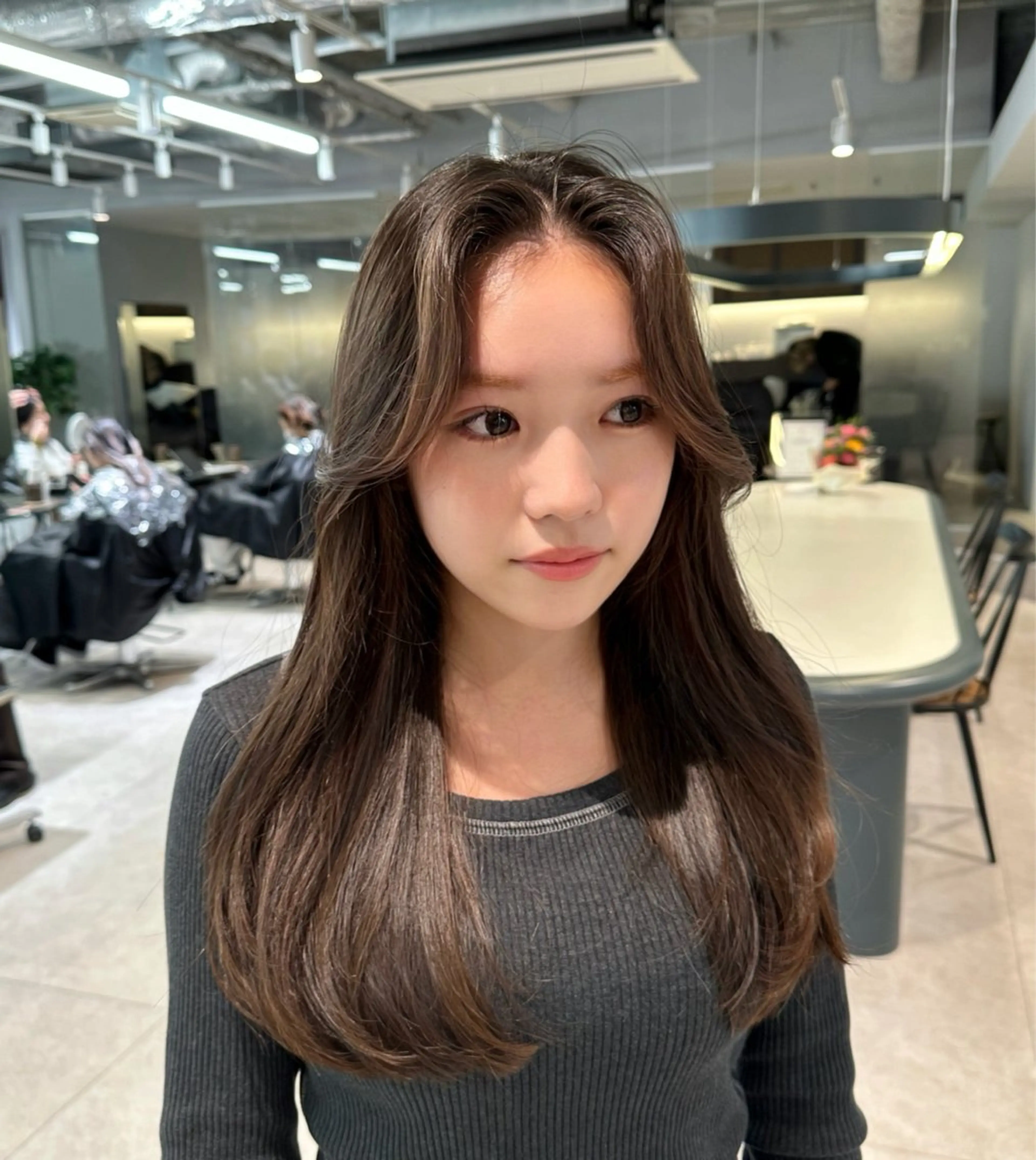 ミディアム レイヤーカット カット トリートメント 韓国ヘア/レイヤー Yan✂︎のヘアスタイル