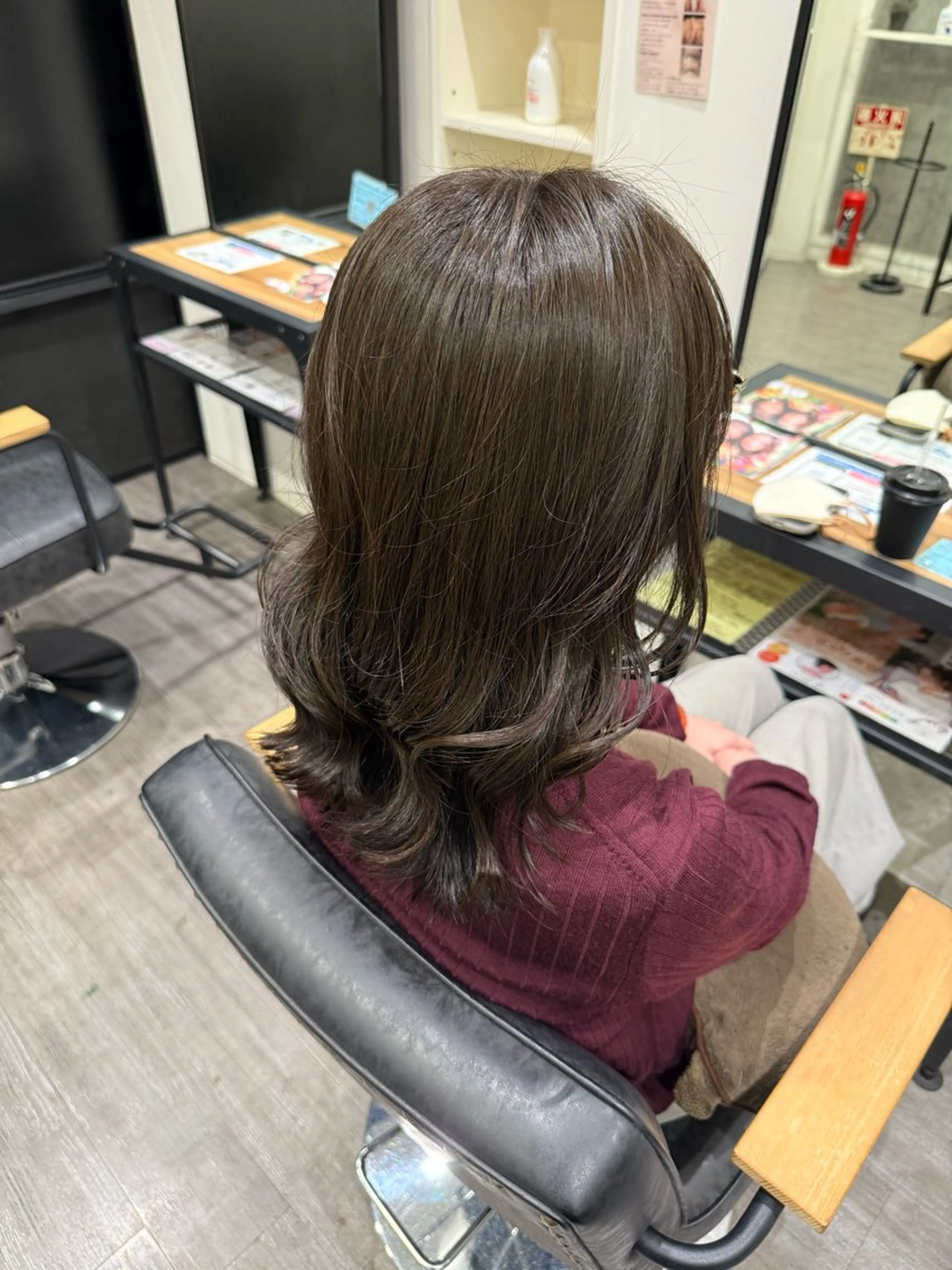 ミディアム カラー アッシュ オリーブアッシュ カット ヘアカラー トリートメント 上田 紗也のヘアスタイル