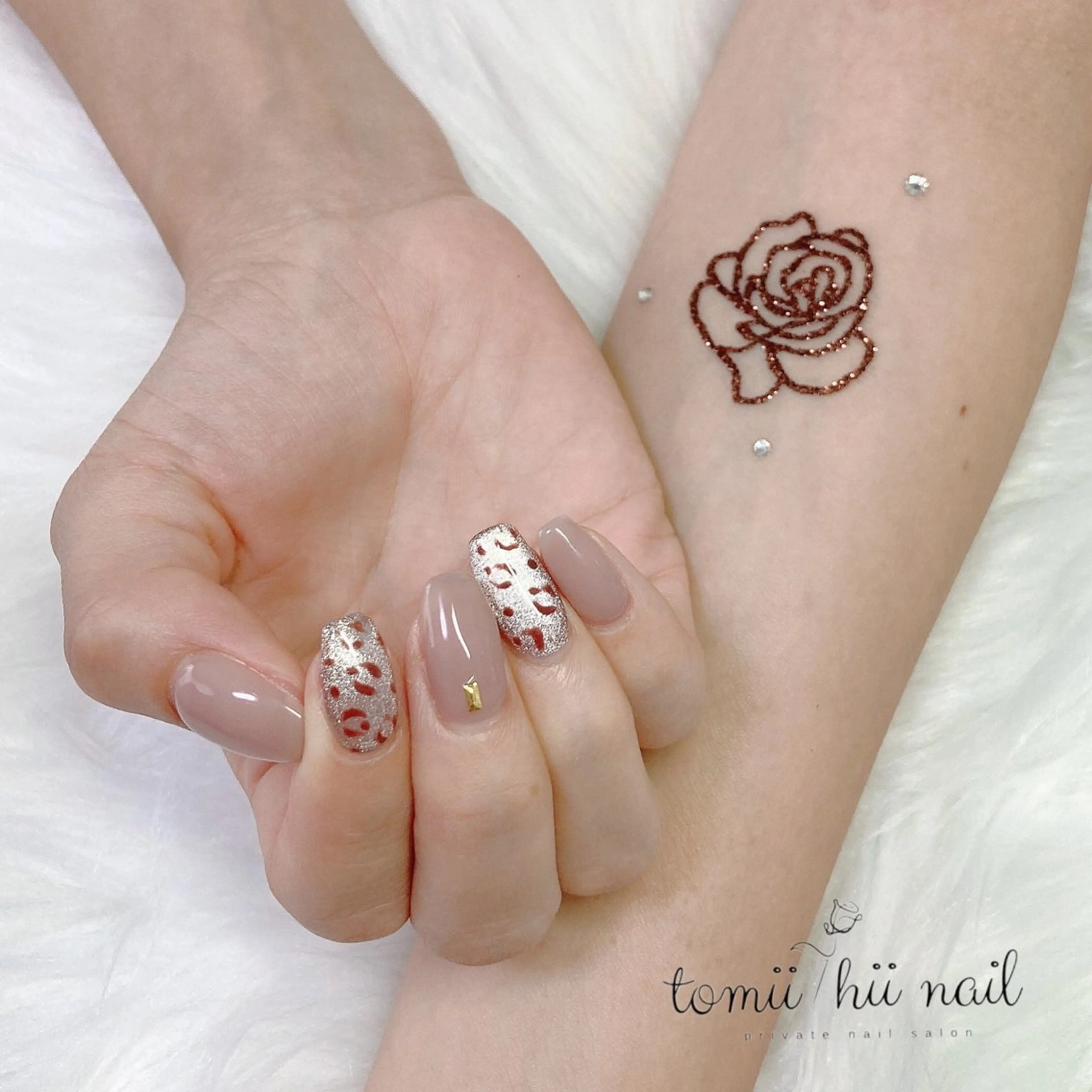 ネイル アニマル柄 マグネットネイル tomii-hii -nailのネイルデザイン