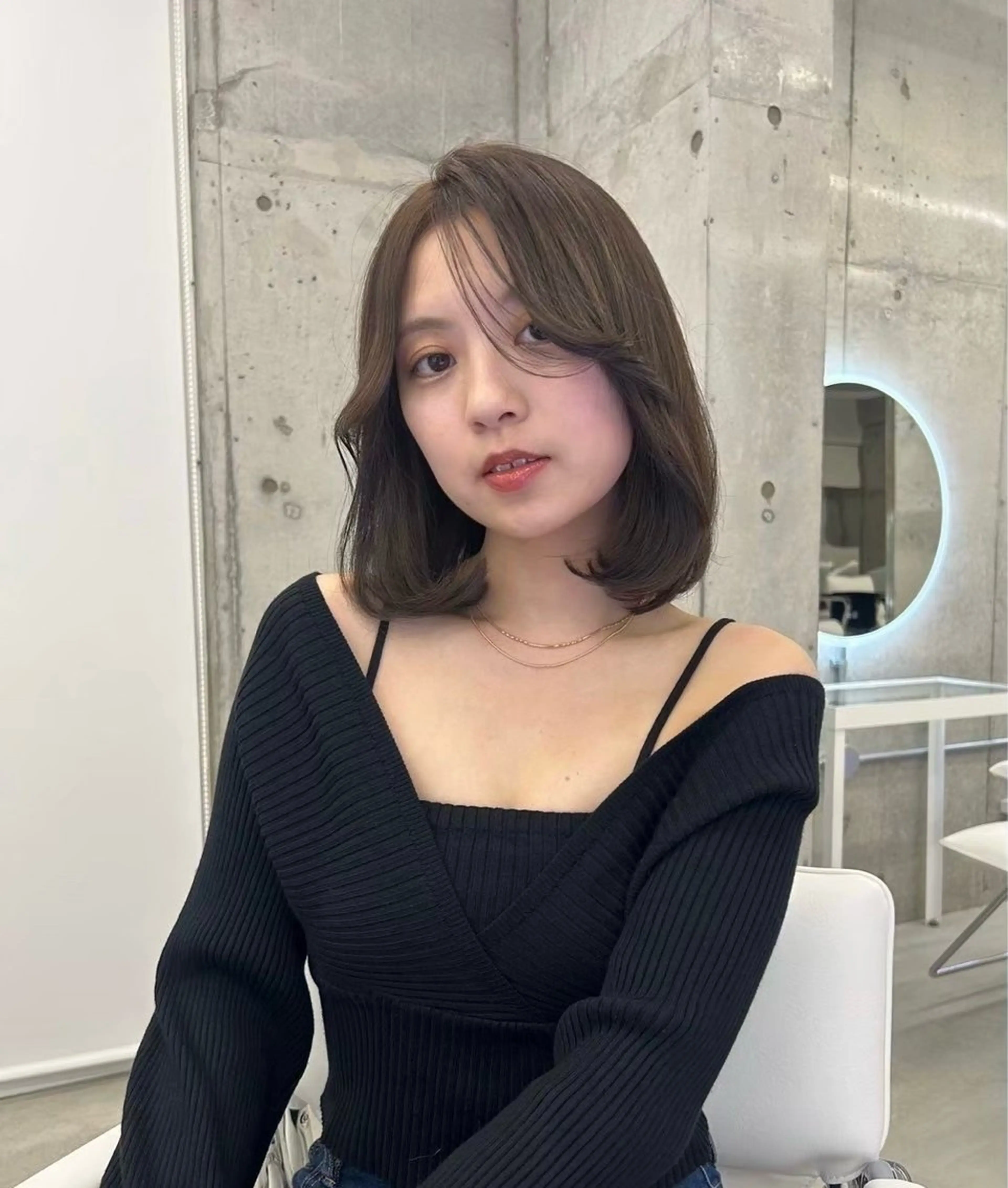 ミディアム 外ハネヘア NI所属・𝑨𝑴𝑰 🎀 ガーリーヘア🤍のヘアスタイル