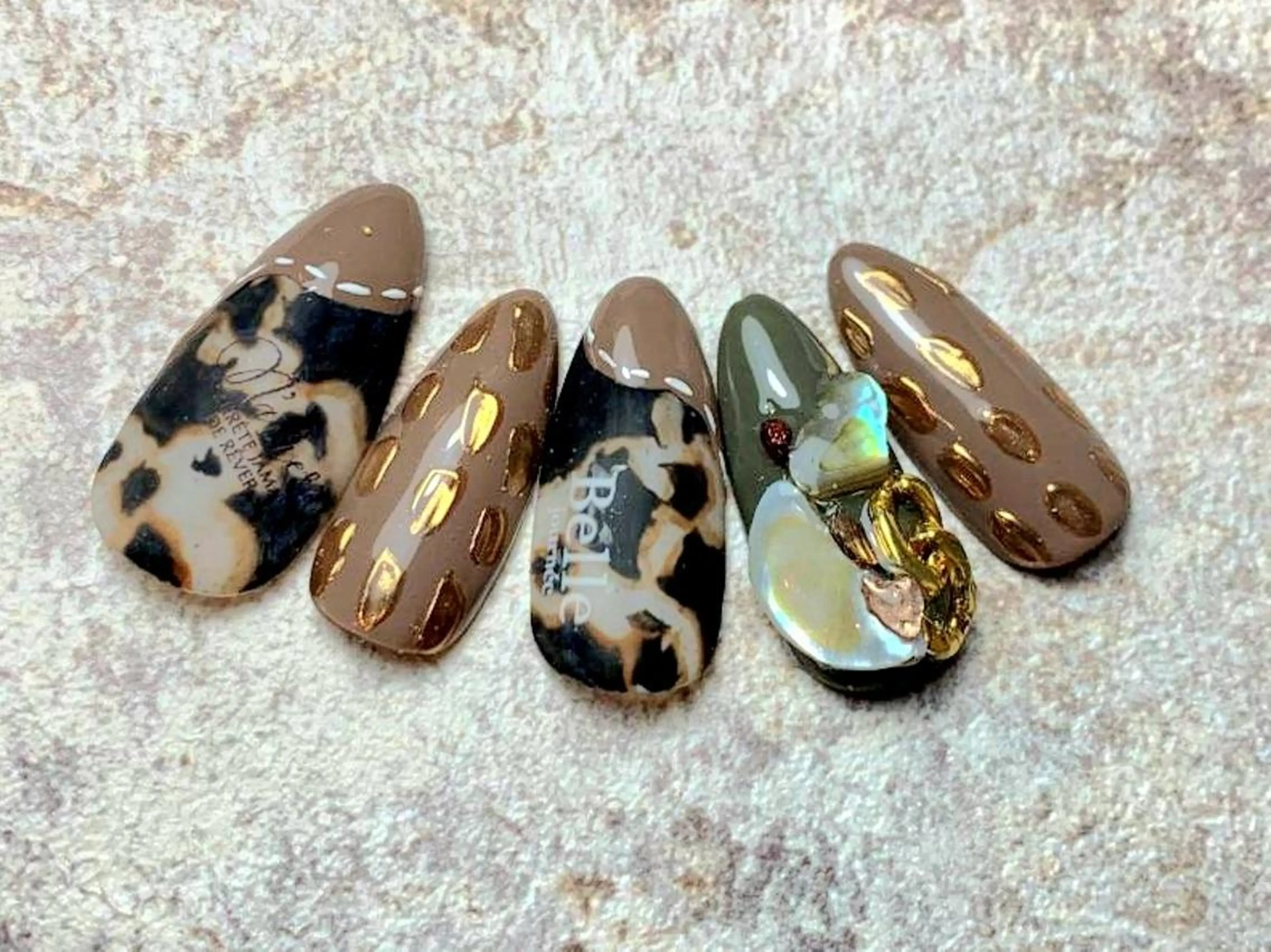 ネイル アニマル柄 ニュアンスネイル ハンドネイル Tsuki.所属・Nailsalon Tsuki.のネイルデザイン