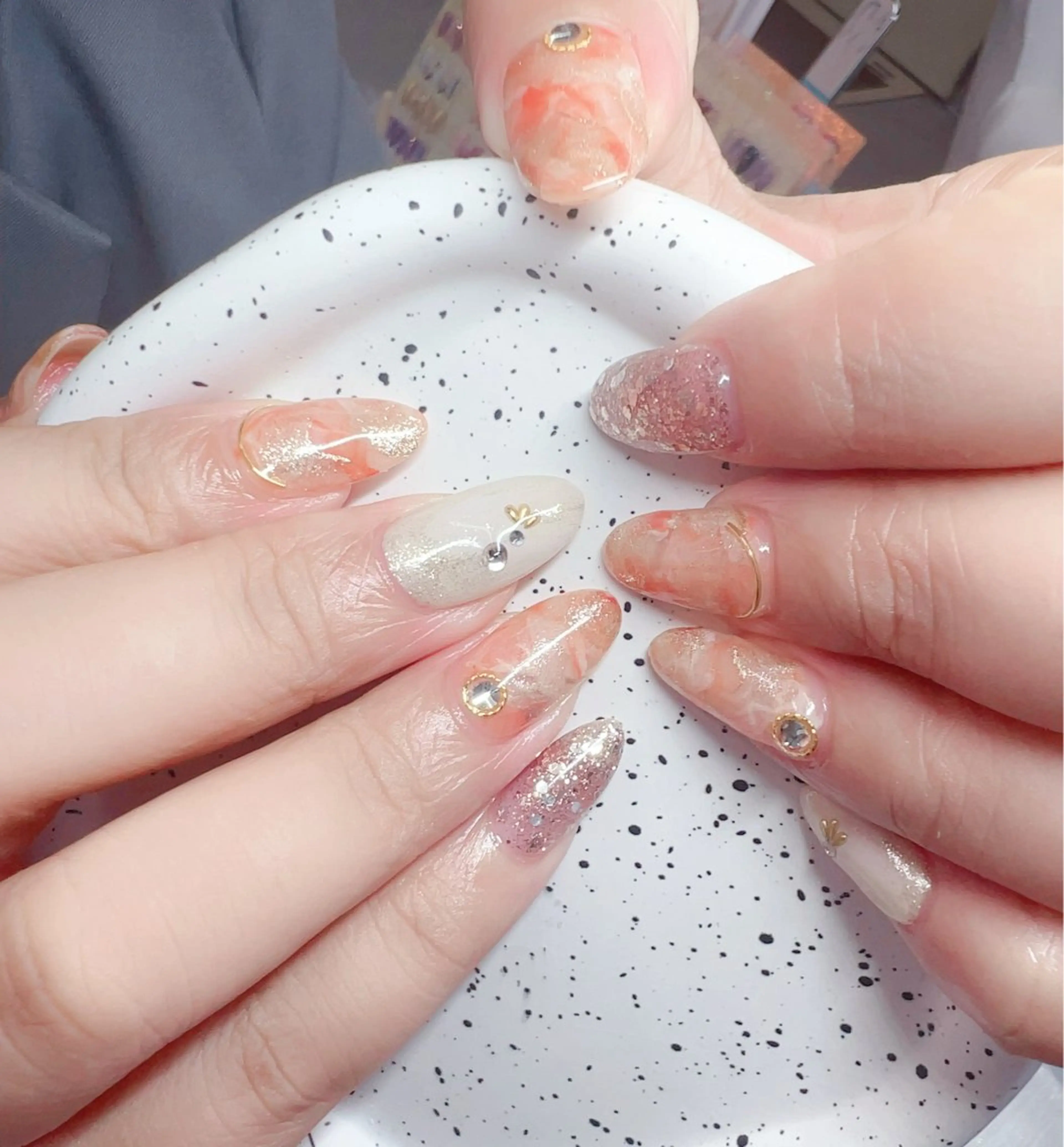 ネイル ハンドネイル AngelChris ビューティーサロンのネイルデザイン