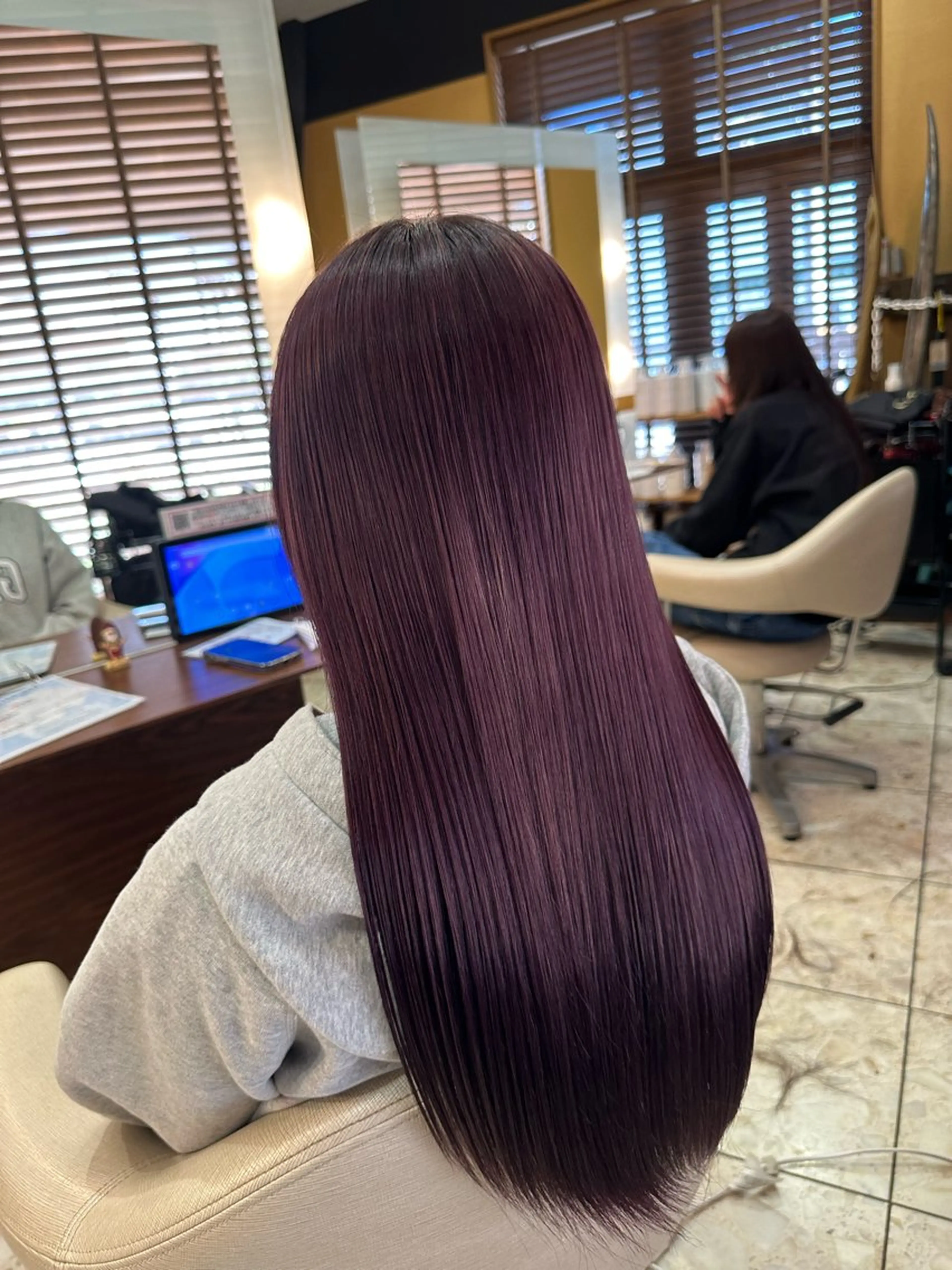 ロング カラー ブリーチ パープルカラー 鎌田 一徳のヘアスタイル