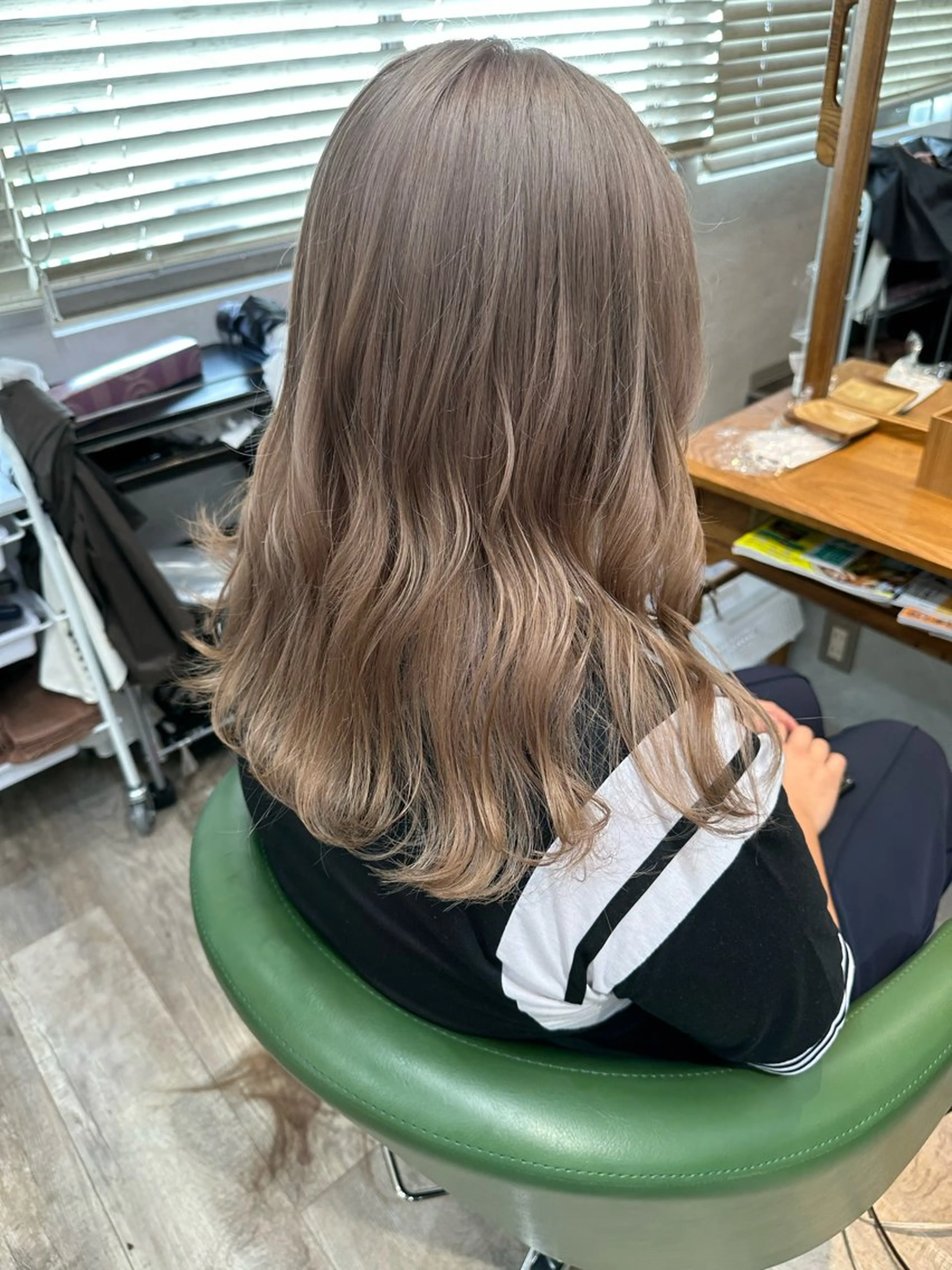セミロング カラー ベージュカラー ミルクティーベージュ カット ヘアカラー トリートメント 2nd所属・🤍2nd🤍田所 美希のヘアスタイル