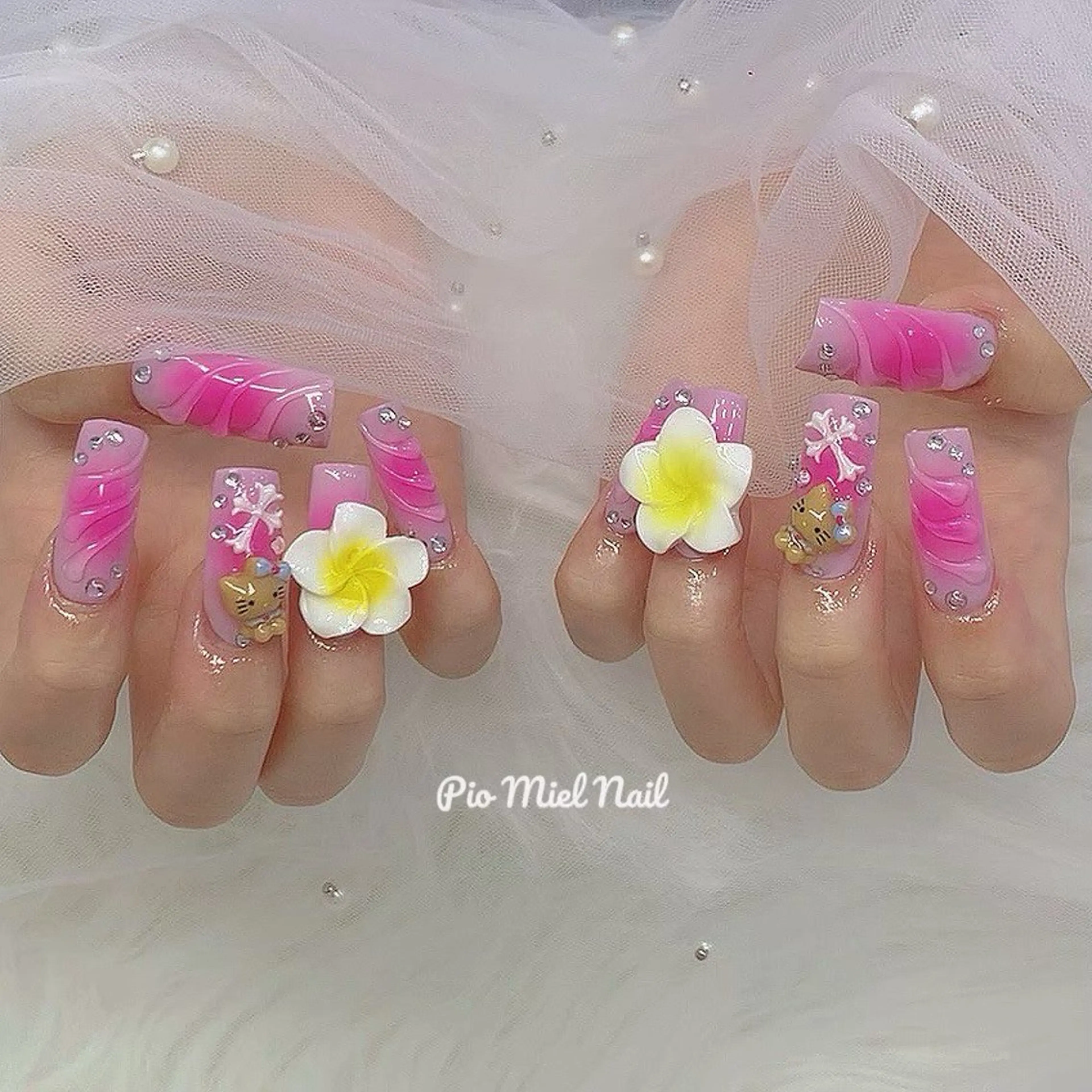 ネイル ピンク 夏ネイル ハンドネイル Pionail 長さだしのネイルデザイン