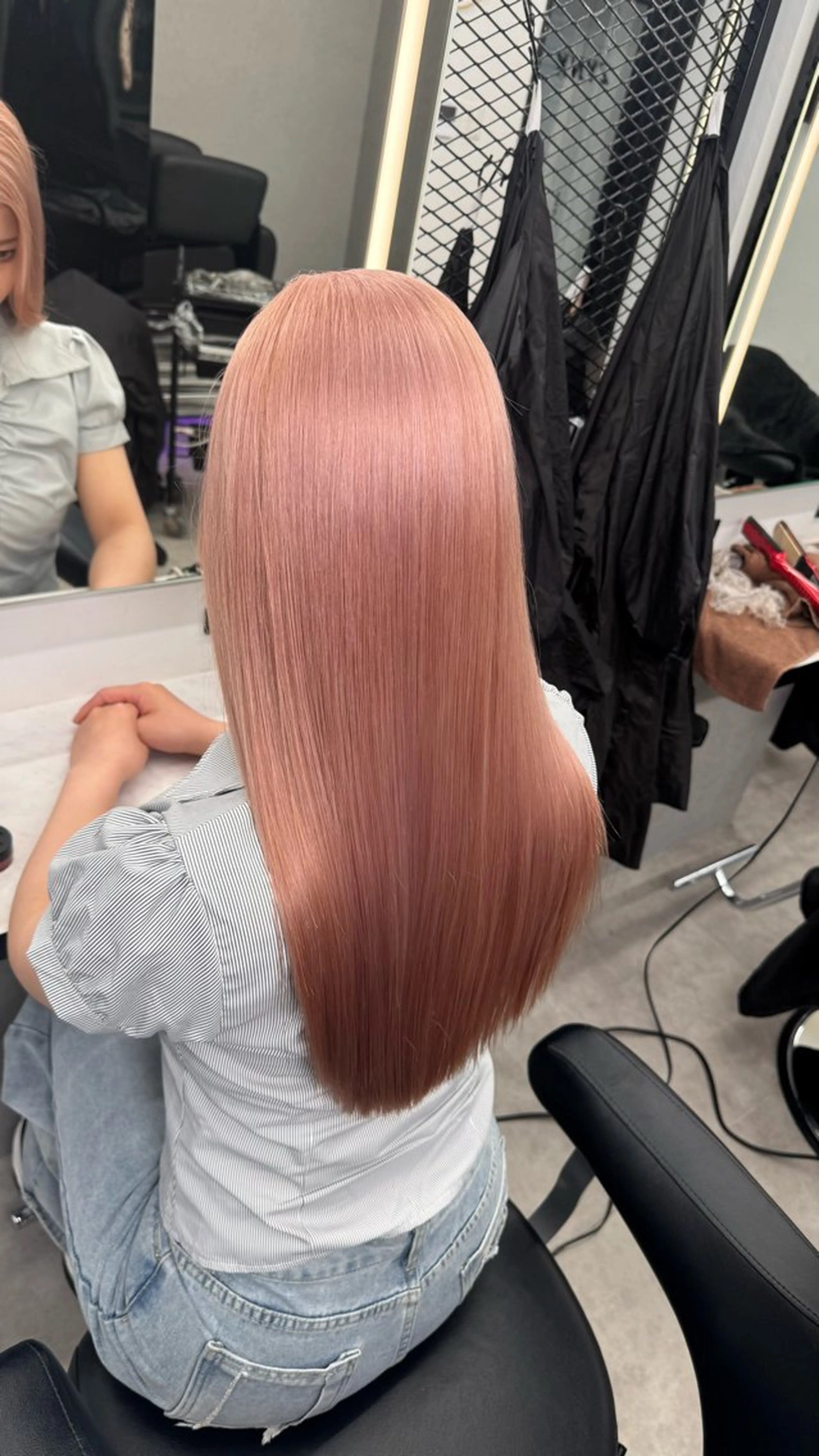 ロング カラー ベージュカラー ピンクカラー ピンクベージュ ZYNX所属・MAHIRO/複雑 履歴/ハイトーンのヘアスタイル