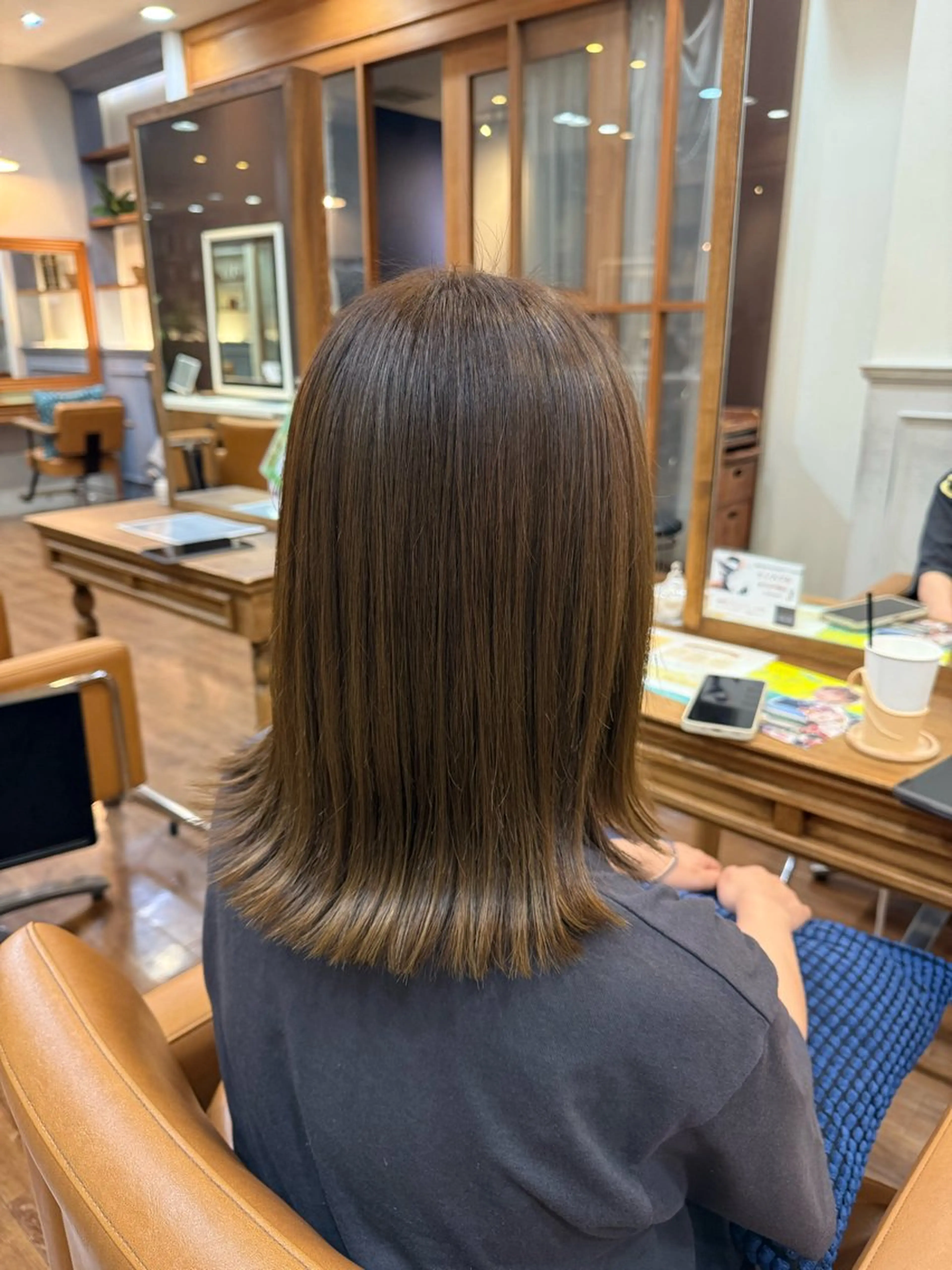 ミディアム カット ヘアカラー トリートメント つじ みさきのヘアスタイル