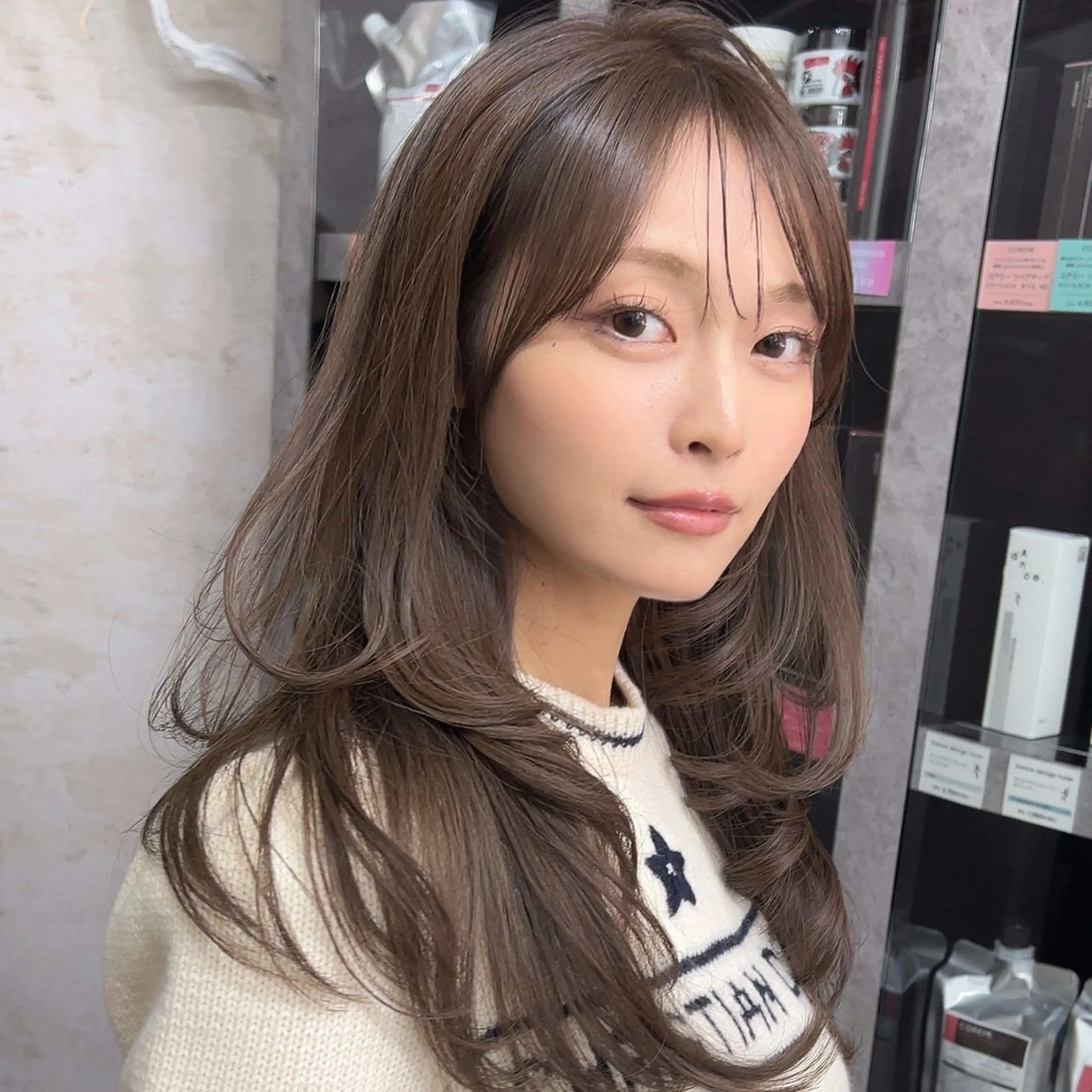 ロング くびれヘア 顔まわりレイヤー 外国人風カラー ヨシンモリ 韓国風ヘア レイヤ ーカット大名Lay.のヘアスタイル