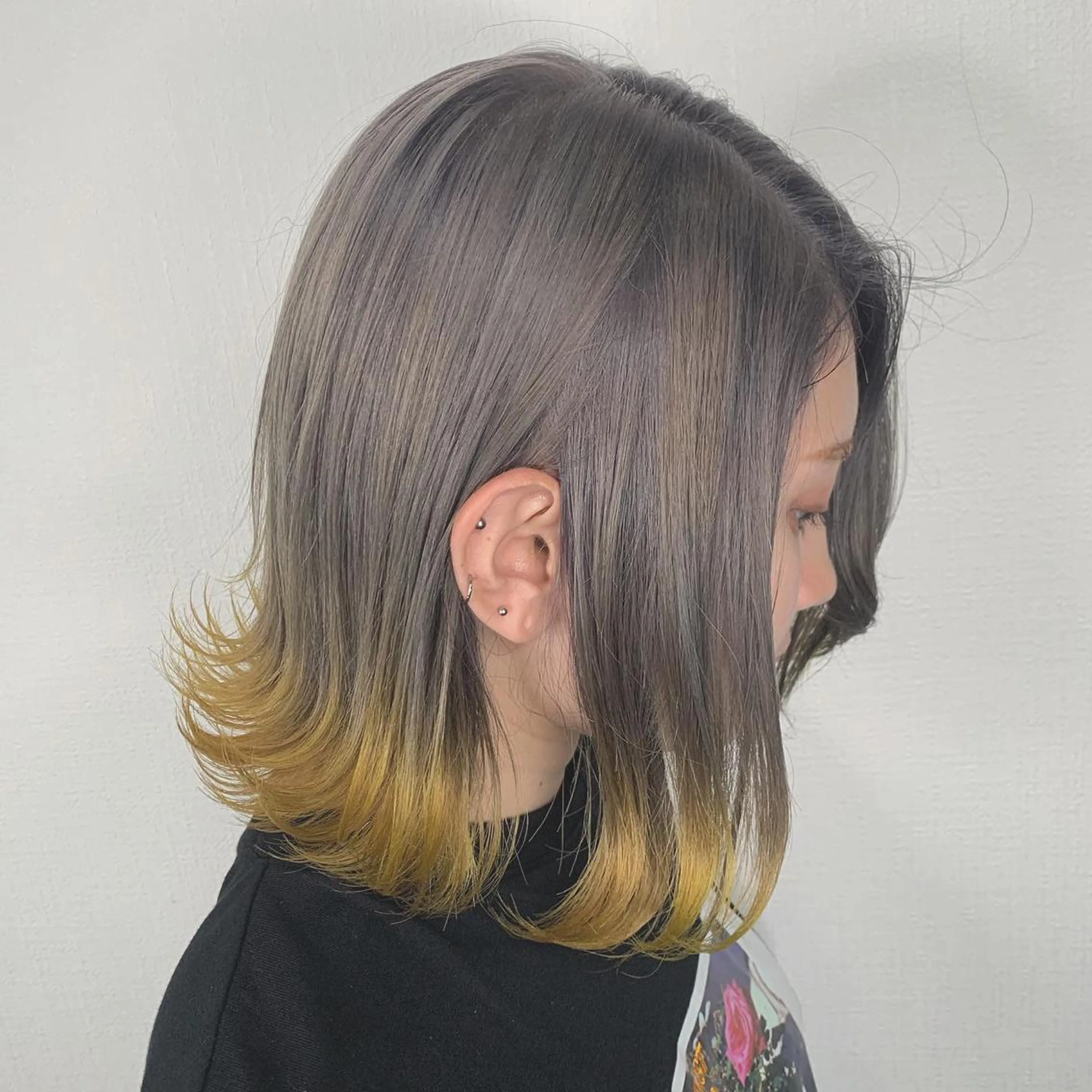 ミディアム イエローカラー ヘアカラー actanoid etto所属・佐藤 香太のヘアスタイル