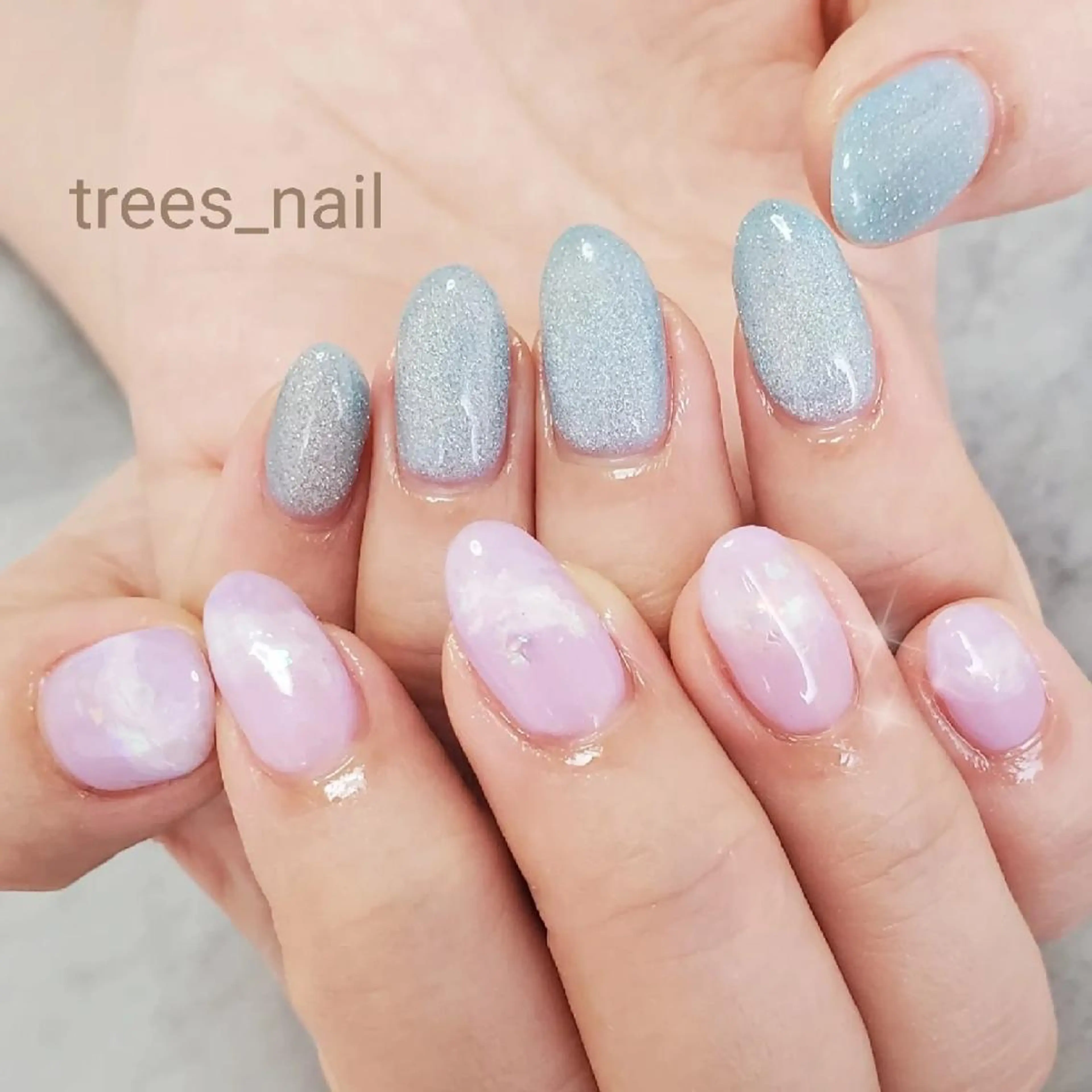 ネイル オーロラネイル キラキラネイル 水色 マグネットネイル パープル ハンドネイル フットネイル trees_ nailのネイルデザイン